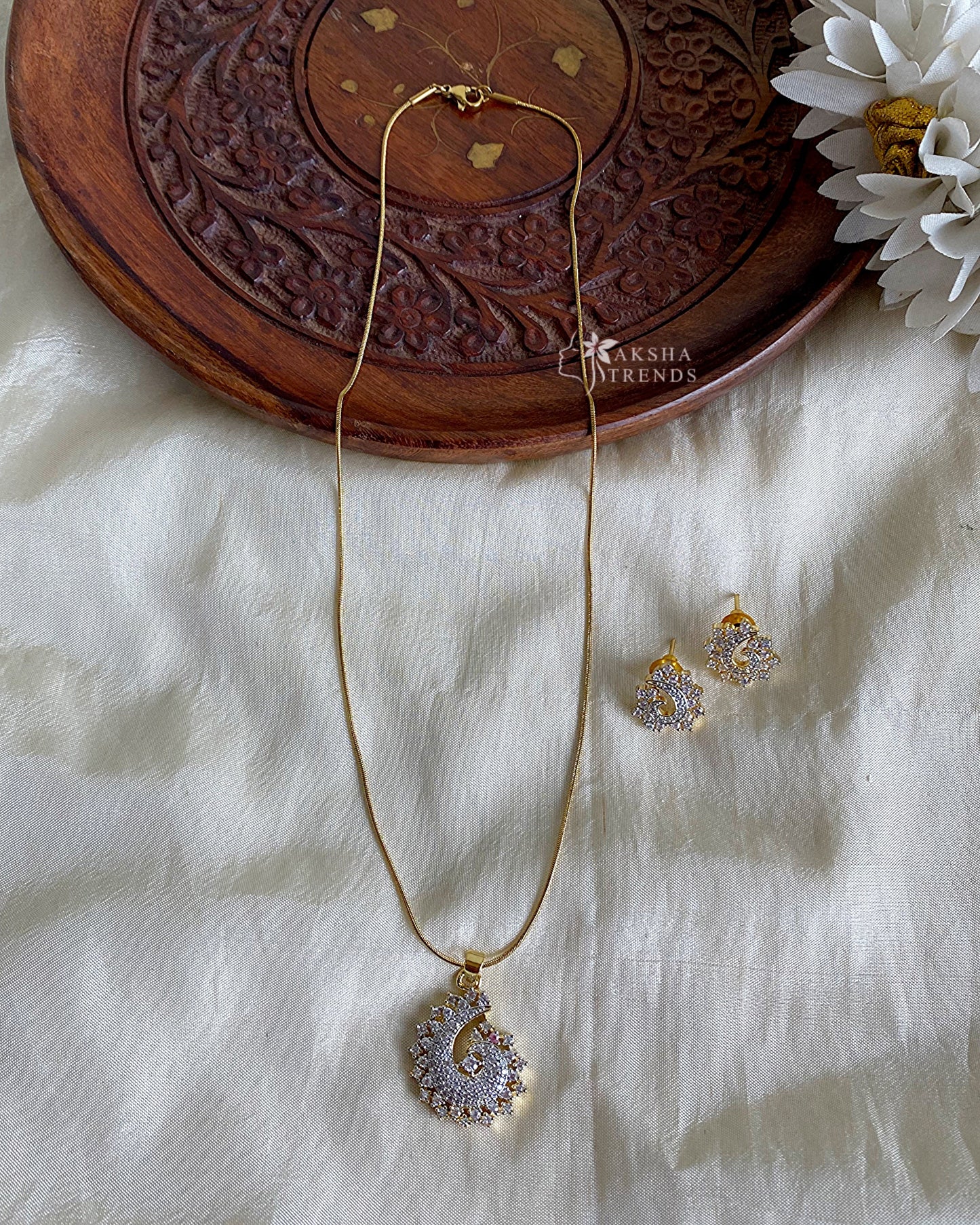 Ziva diamond pendant chain Aksha Trends