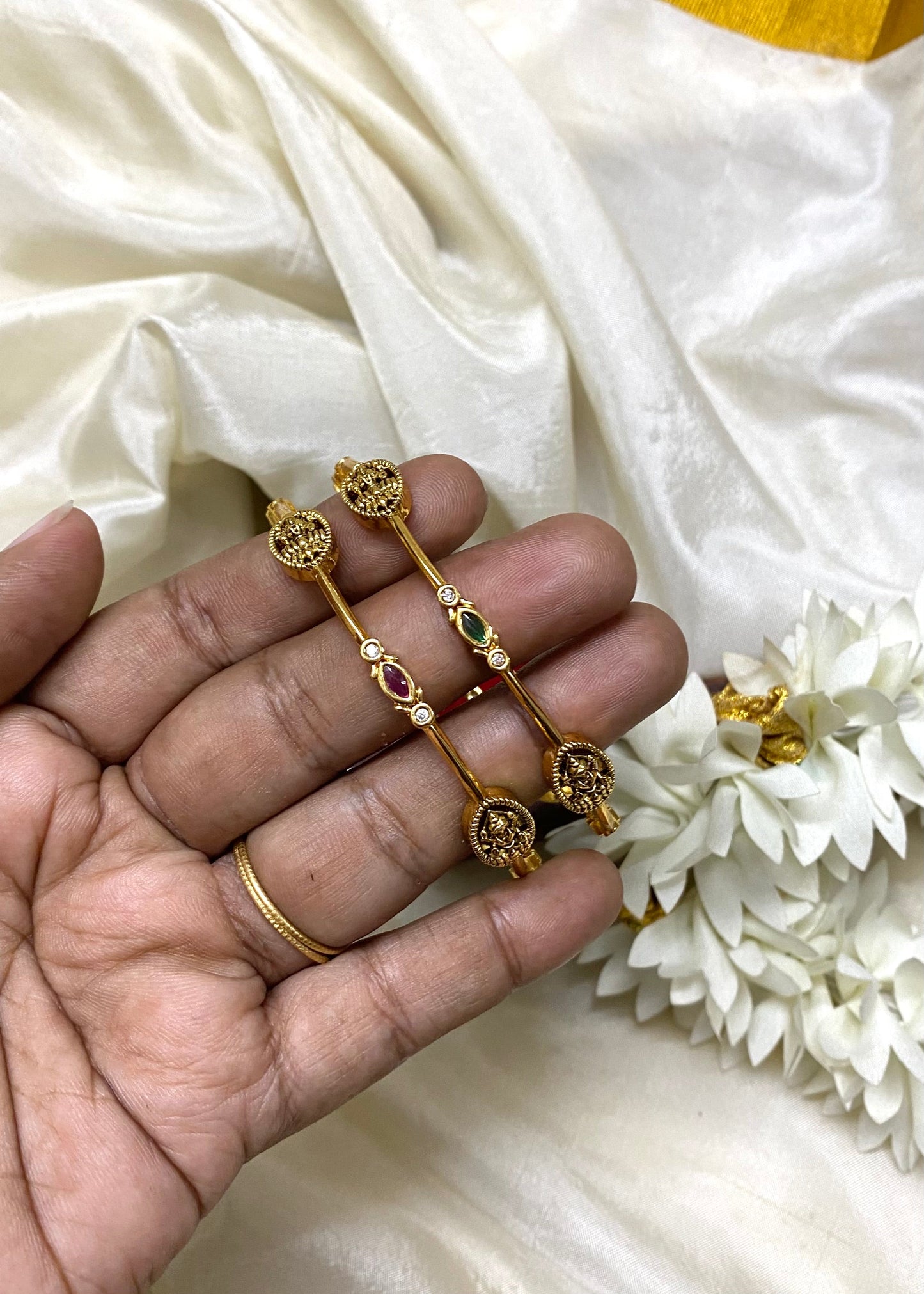 Premium lakshmi bangles (4pc) Aksha Trends