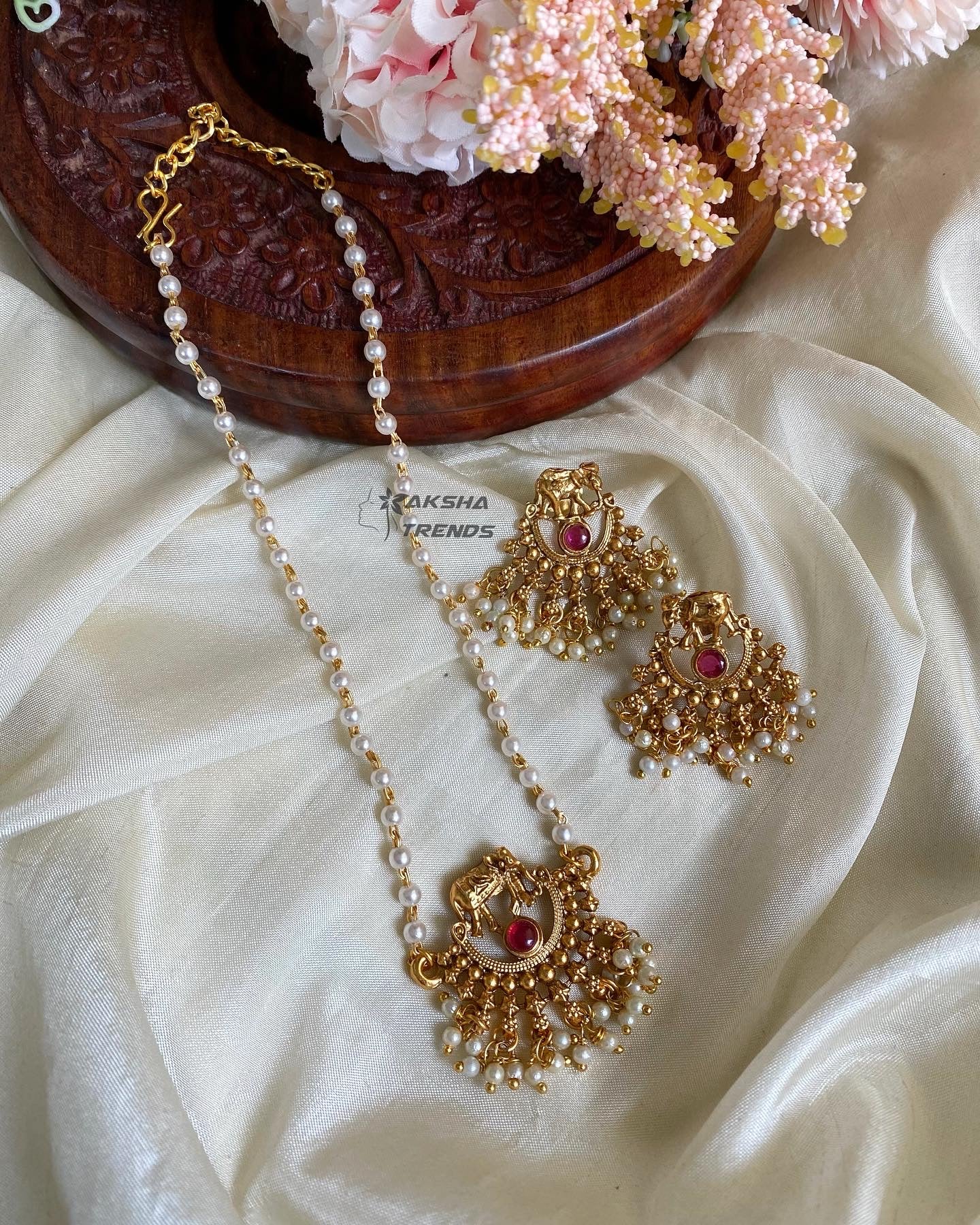 Elephant pearl necklace hotsell