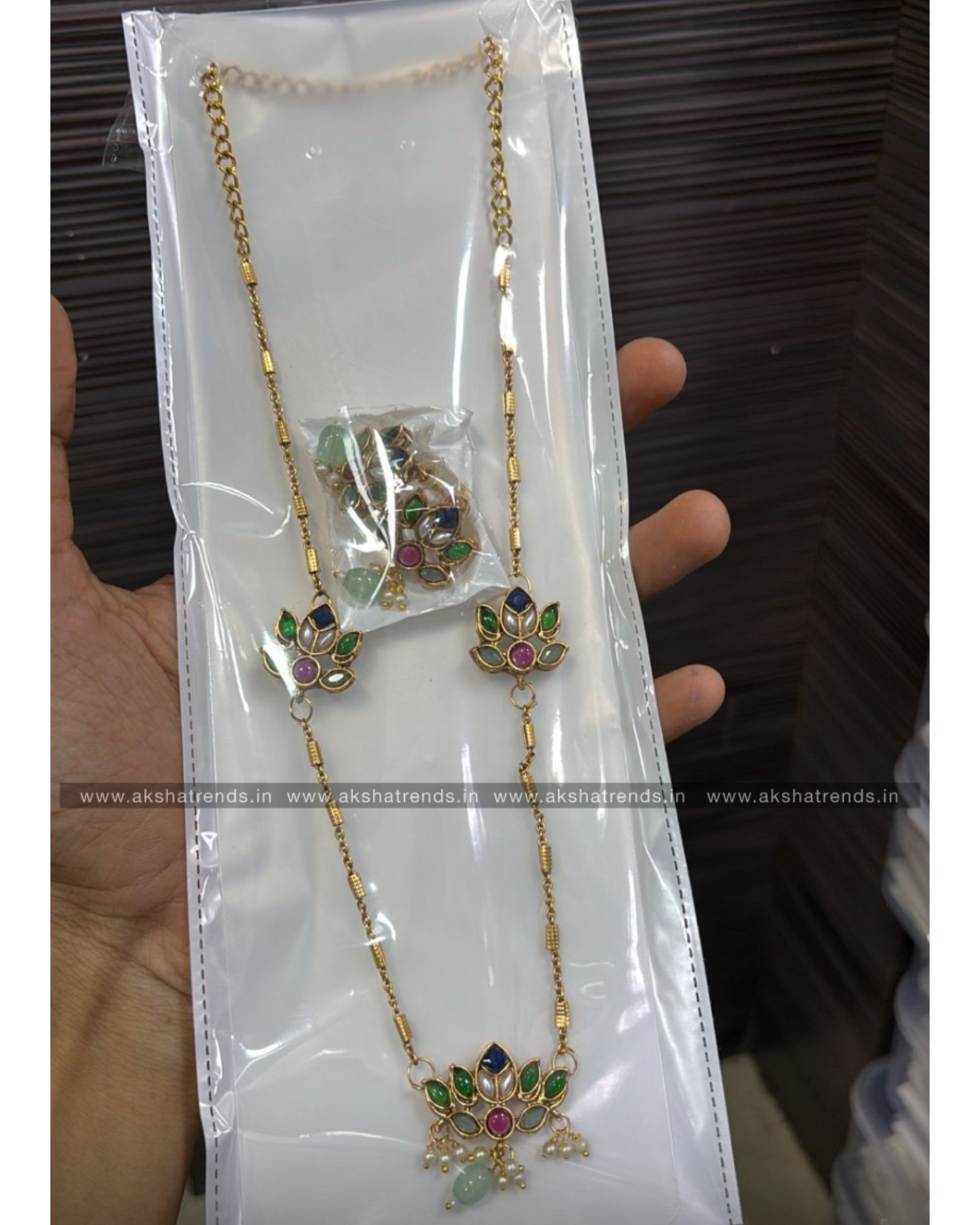 Lotus chain -mix Aksha Trends