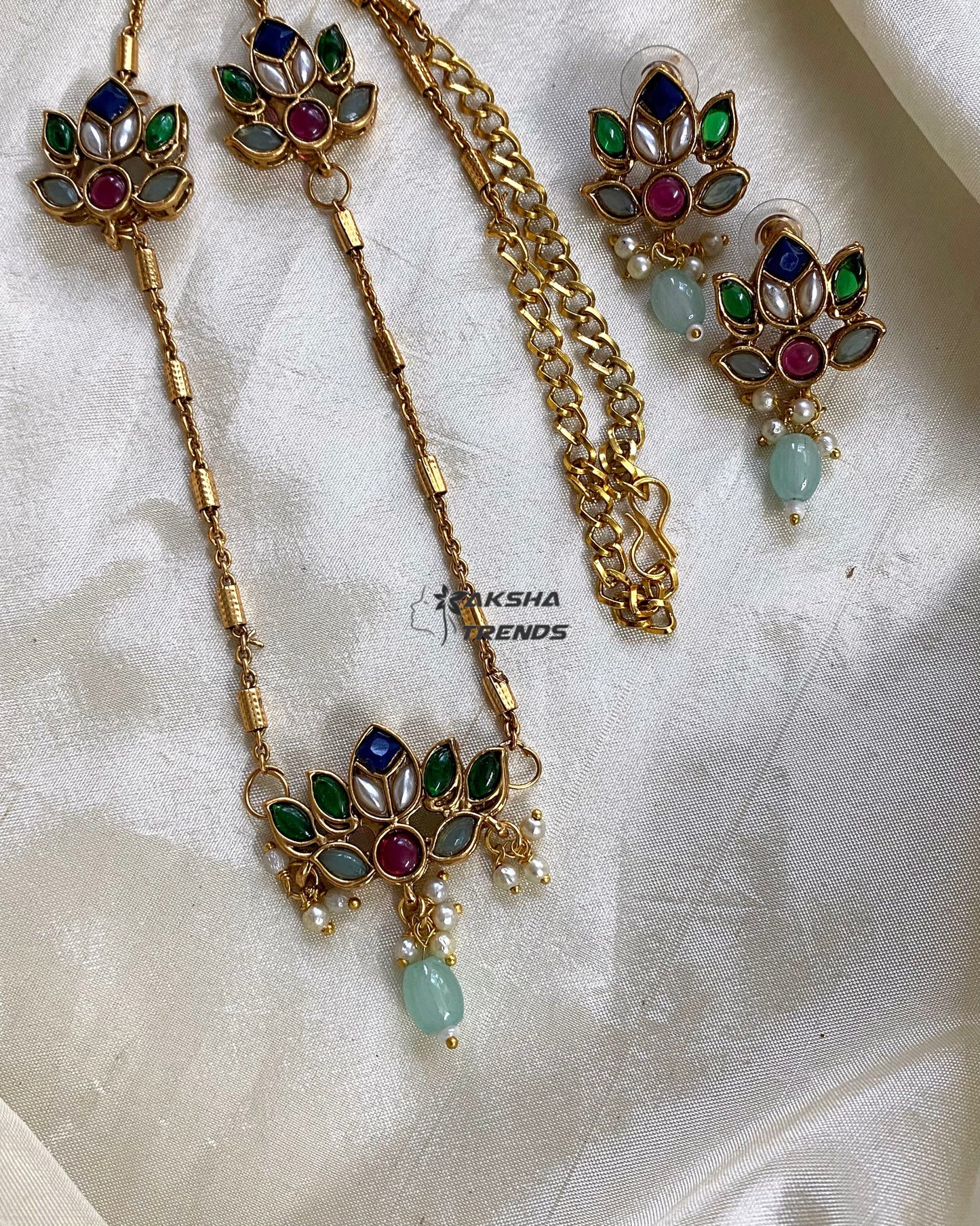 Lotus chain -blue mix Aksha Trends