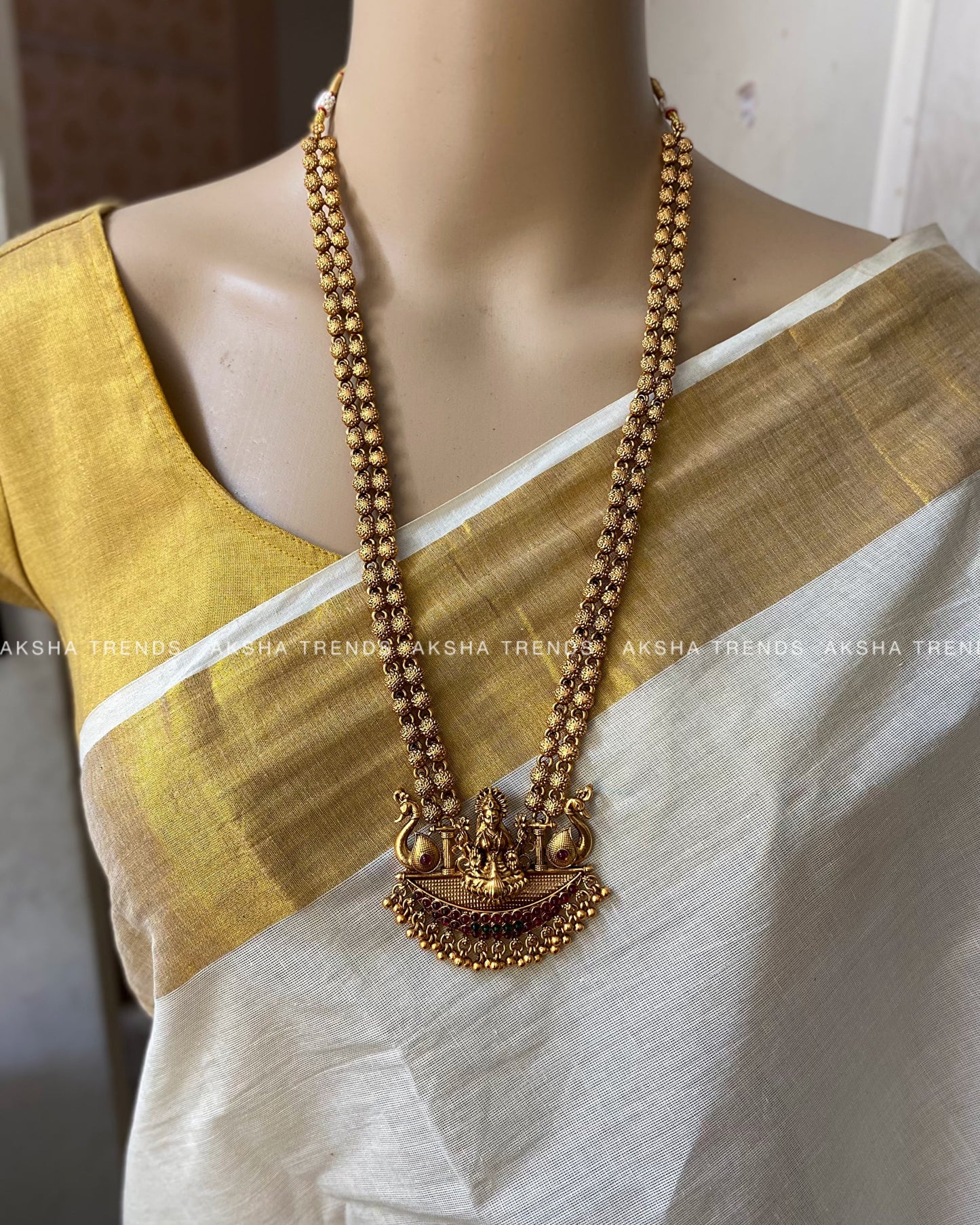 Lakshmi pendant haram Aksha Trends