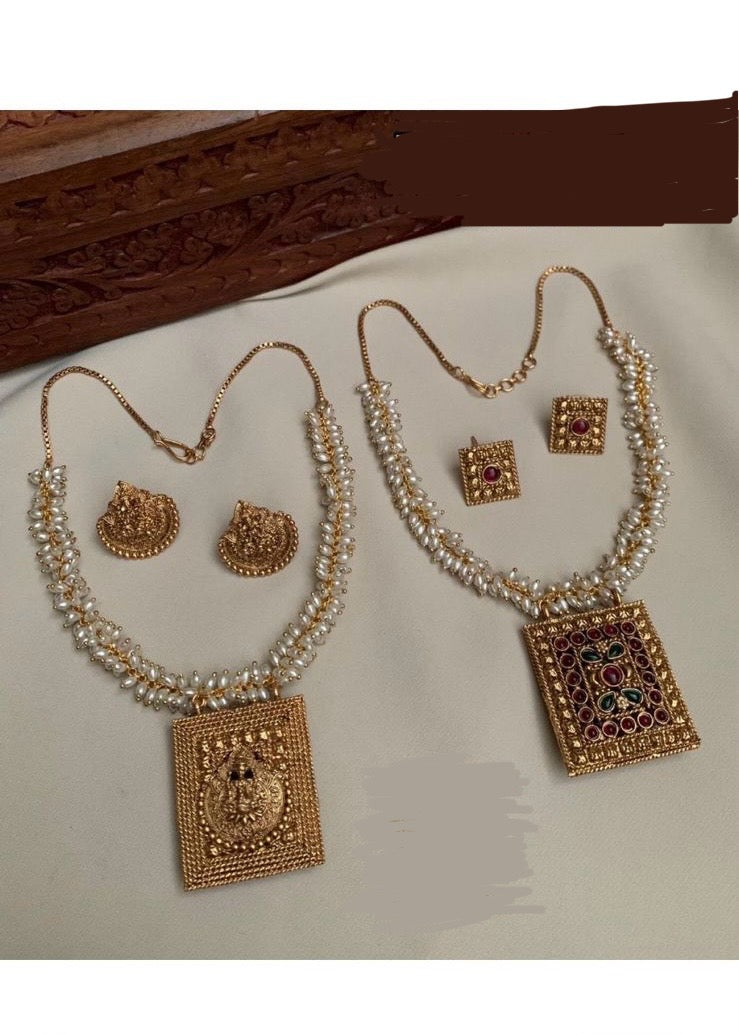 Reversible pearl pendant Aksha Trends