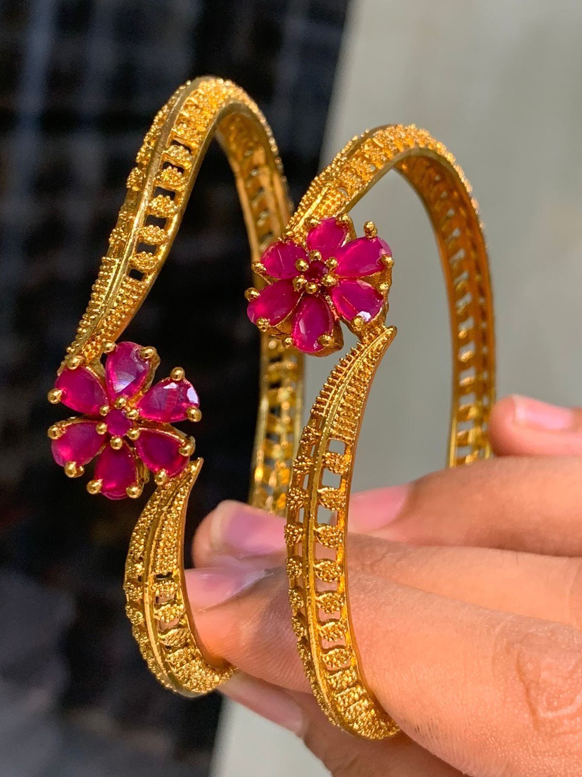 Golden floral kada (2pc) Aksha Trends