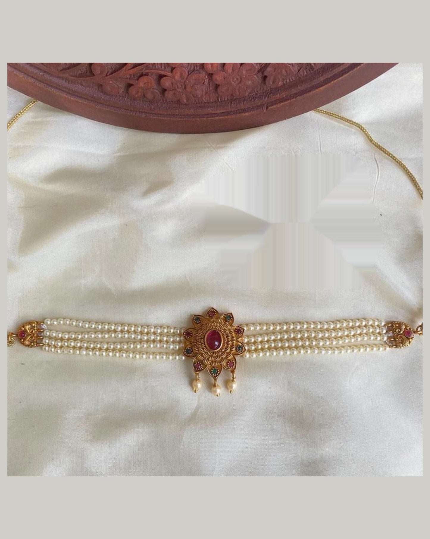 Pearl choker Aksha Trends