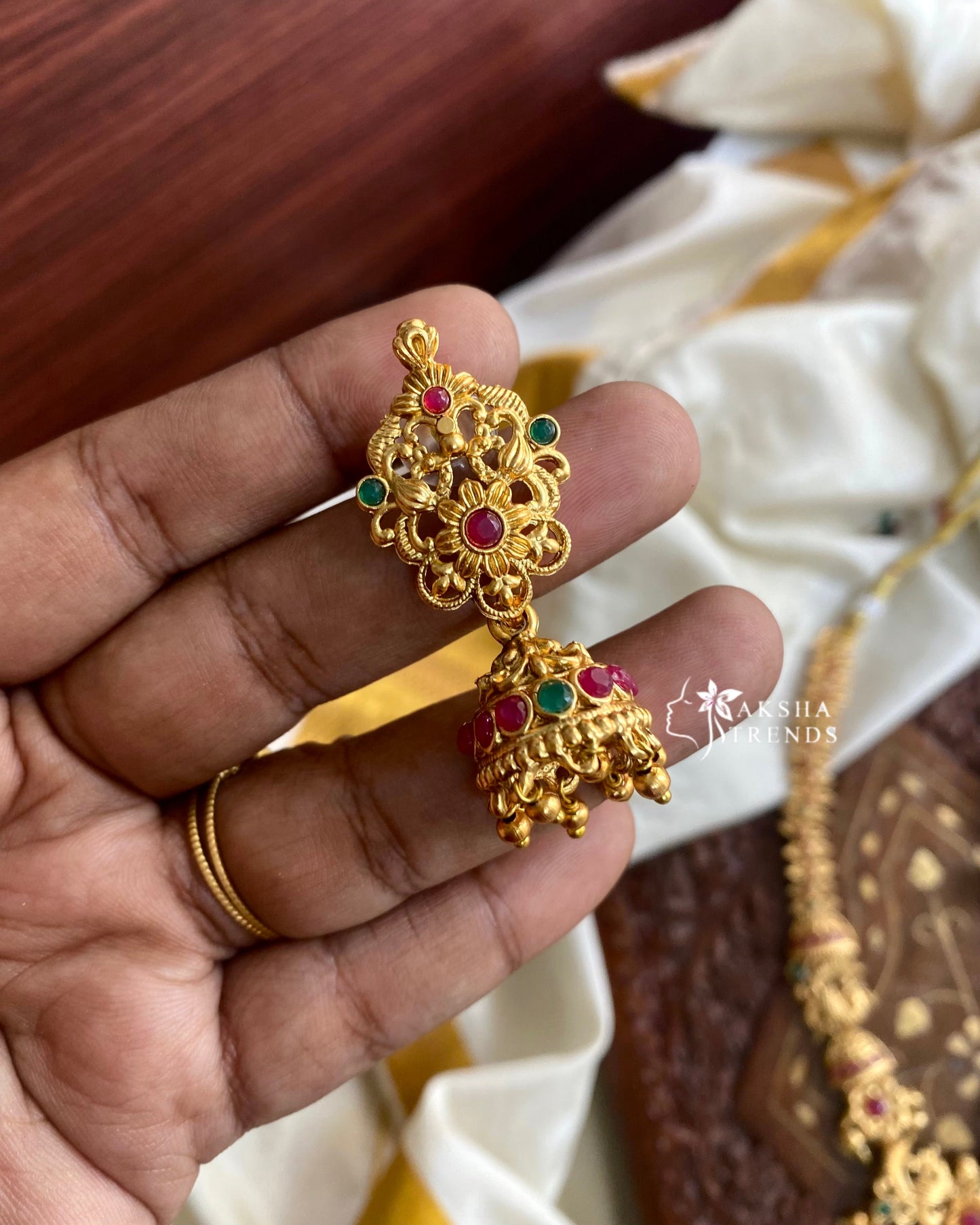 Krishna pendant mid Haram Aksha Trends