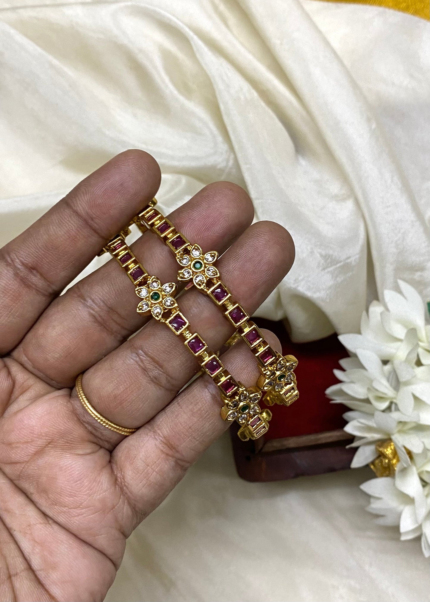 Premium kemp stone bangles (2pc) Aksha Trends
