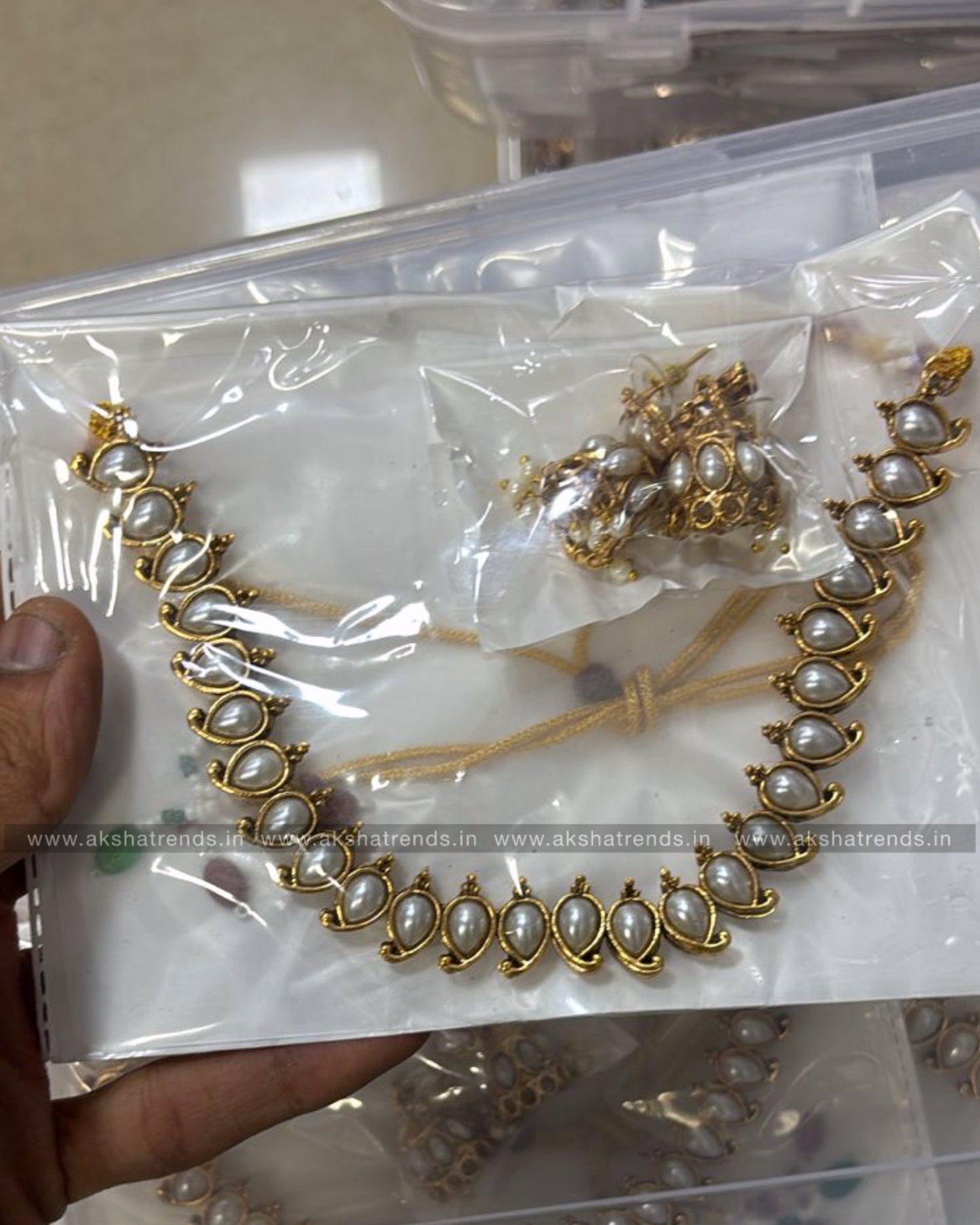 Kemp manga necklace -Pearl Aksha Trends