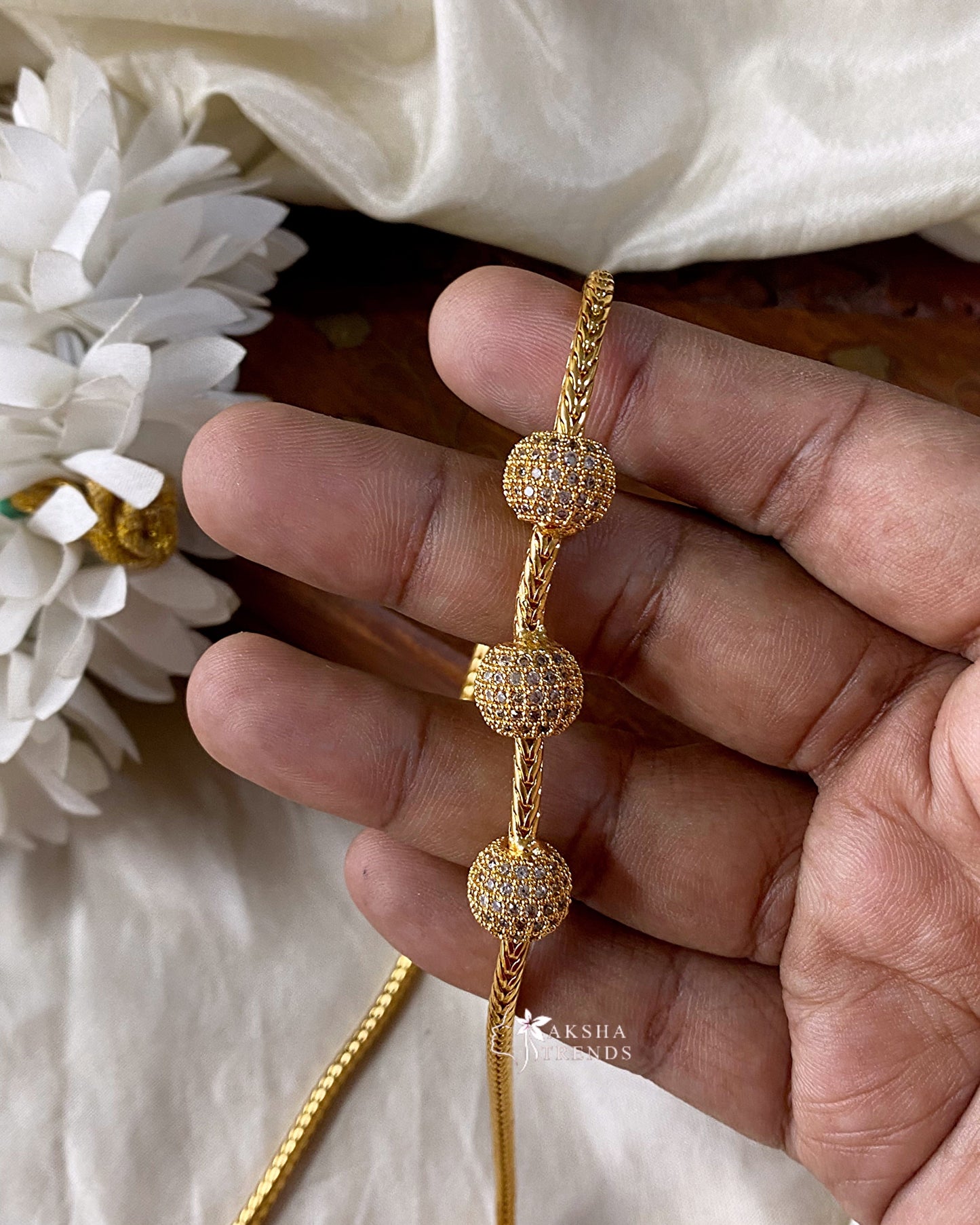 Round ball Mogappu chain -white Aksha Trends