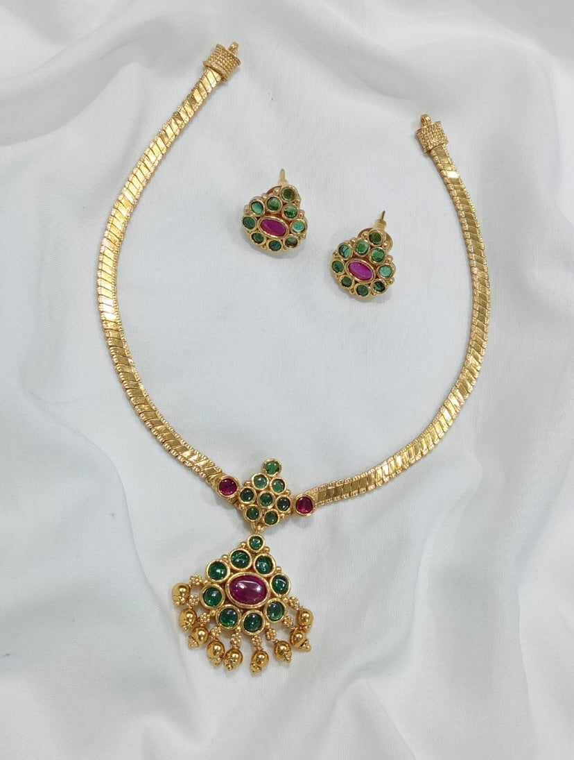 Pathakam Attigai -Green Kemp Aksha Trends