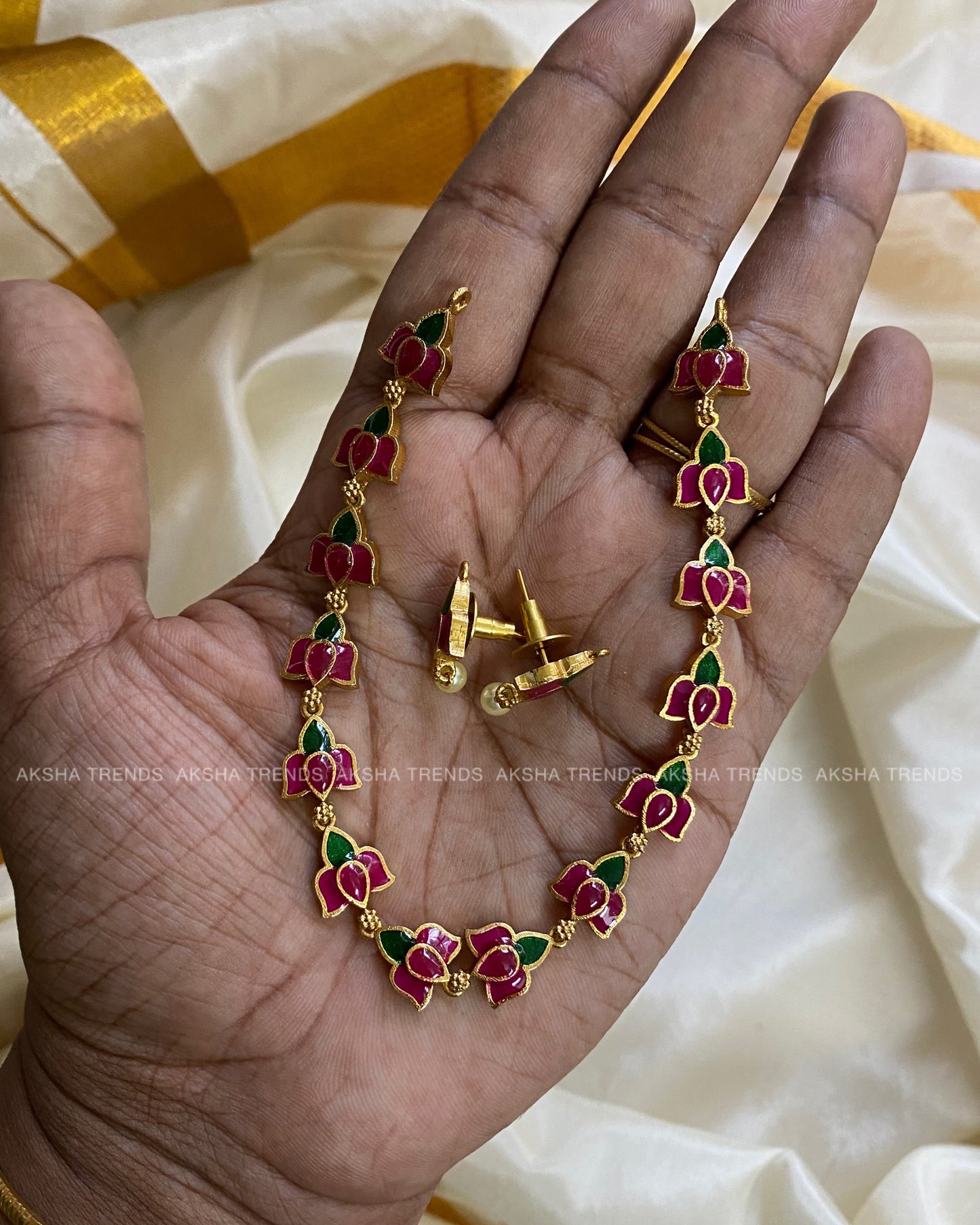 Lotus choker Aksha Trends