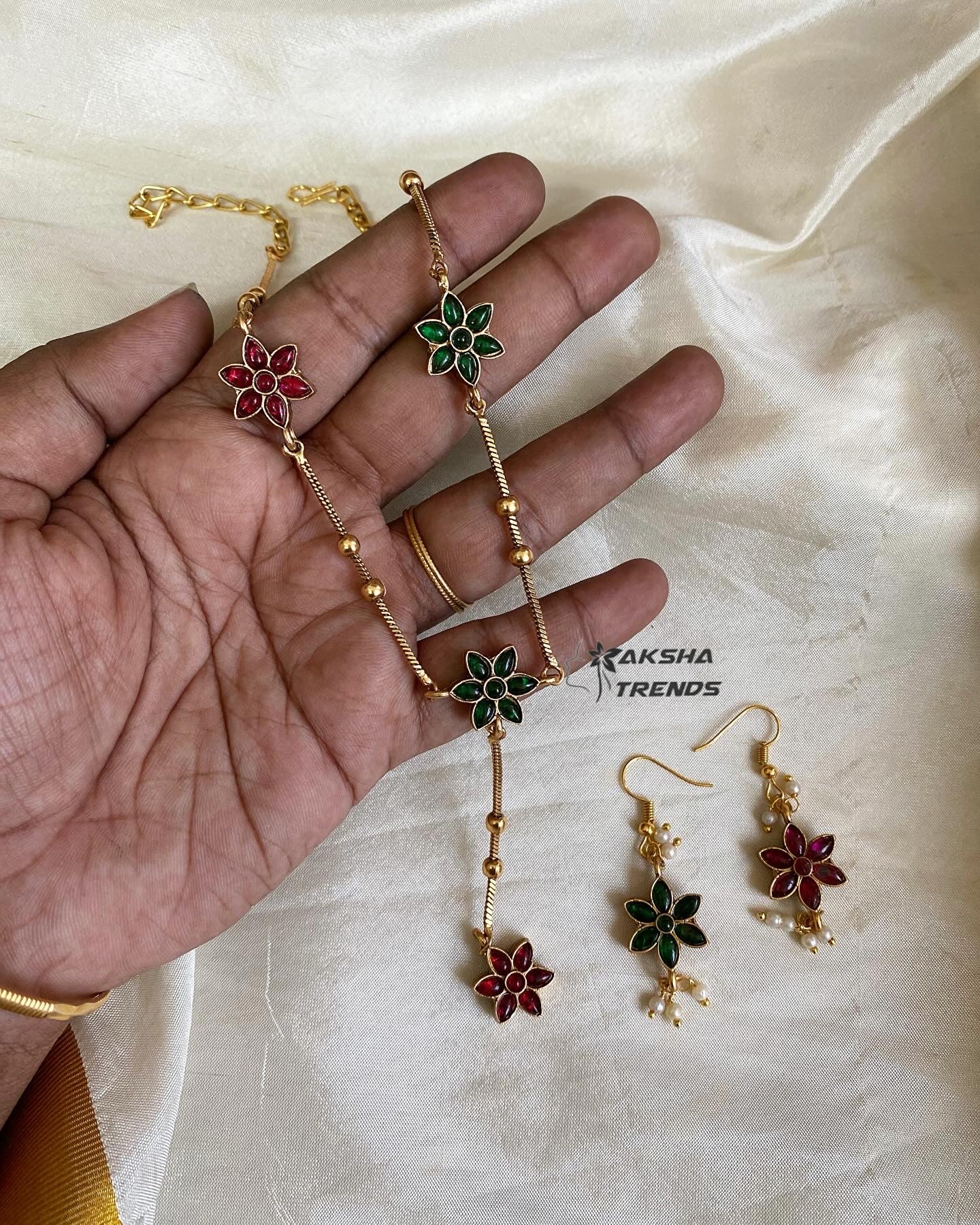 2 in 1 Reversible floral chain Aksha Trends