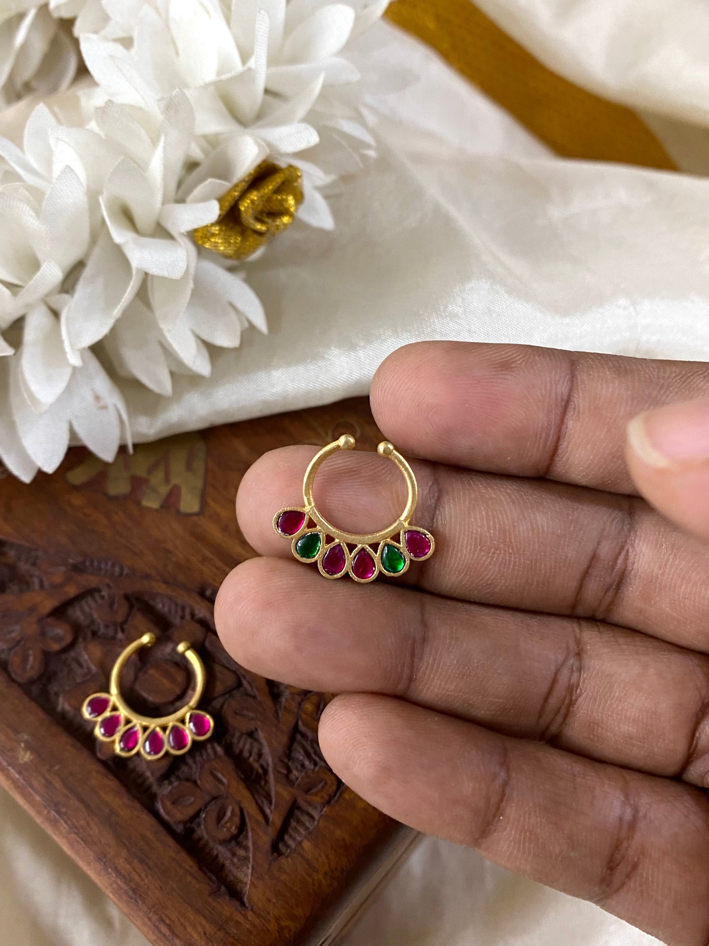 Premium kemp Nose pin Aksha Trends