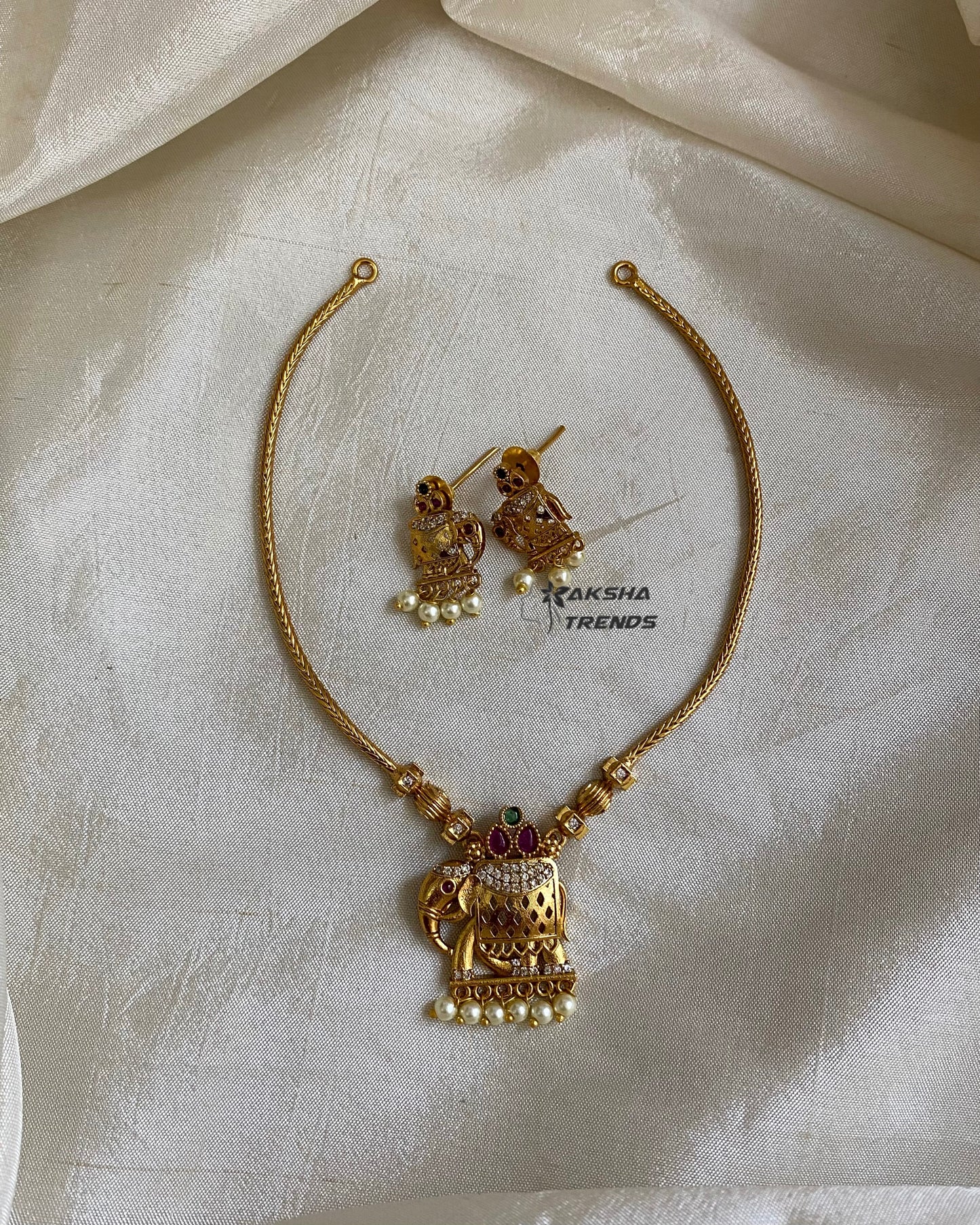 Elephant pendant chain