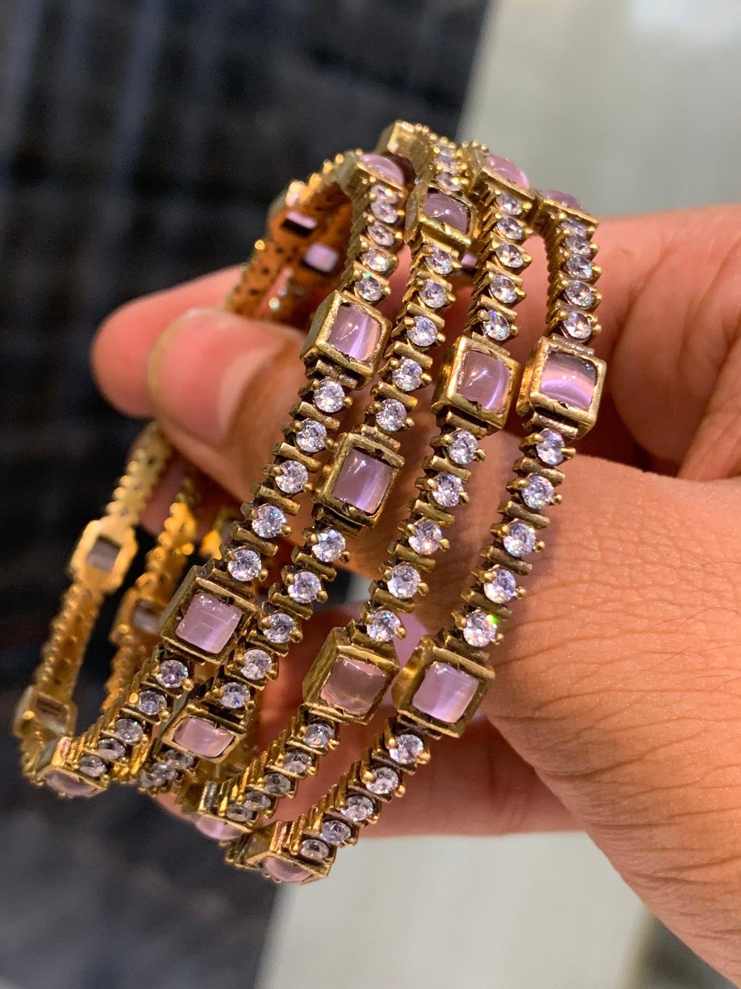 Victoria bangles -pink (4pc)