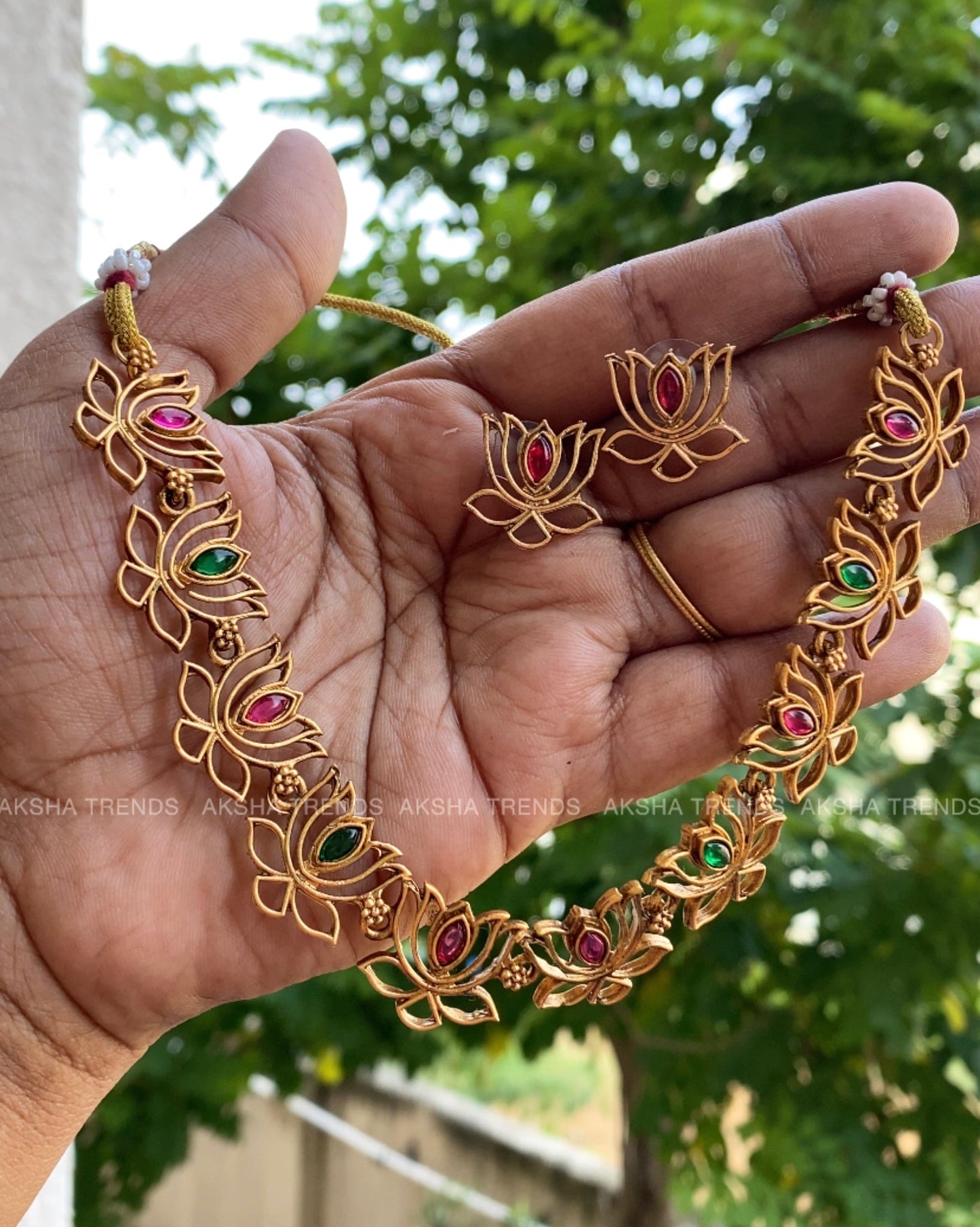 Lotus choker Aksha Trends