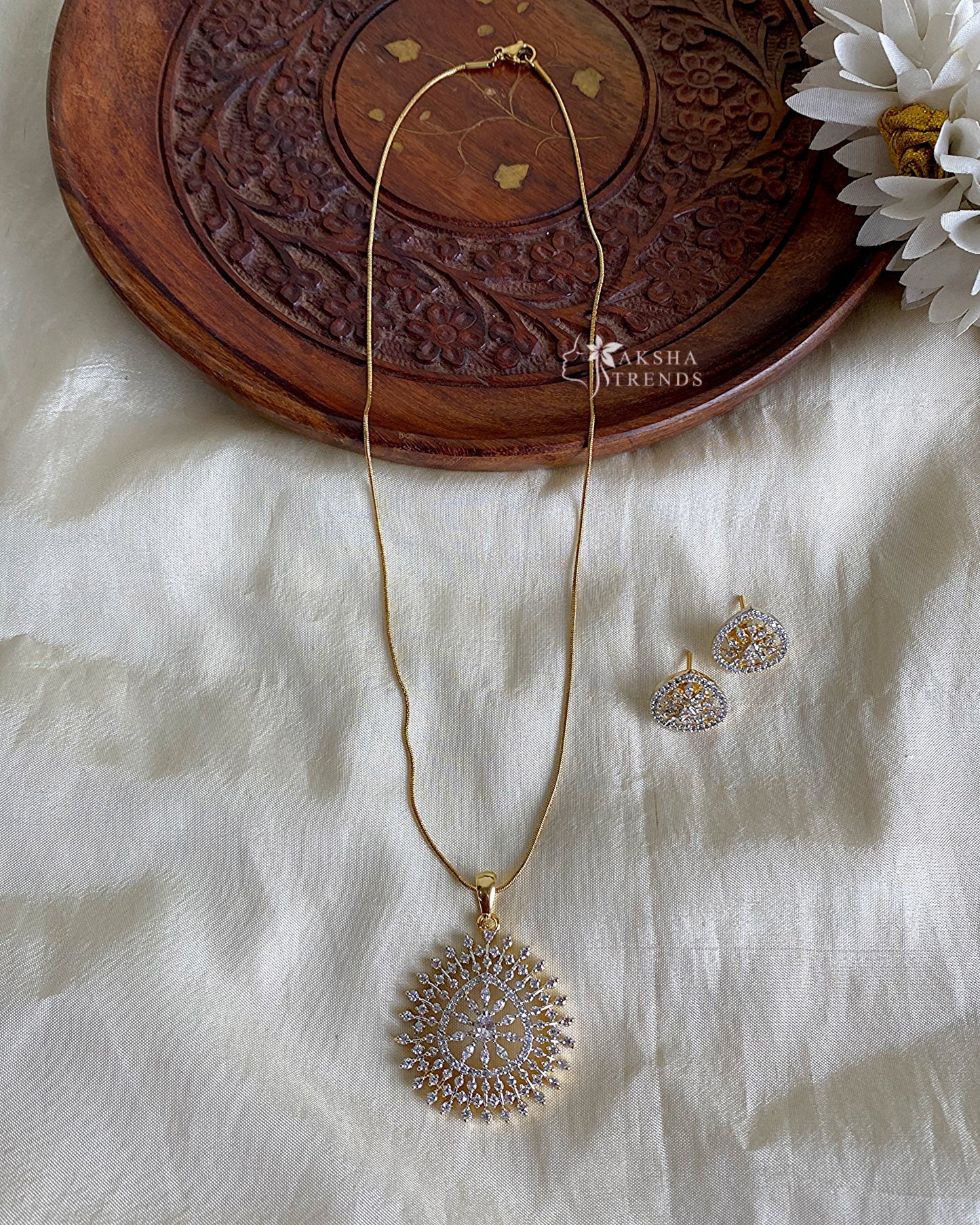 Ziva diamond pendant chain Aksha Trends