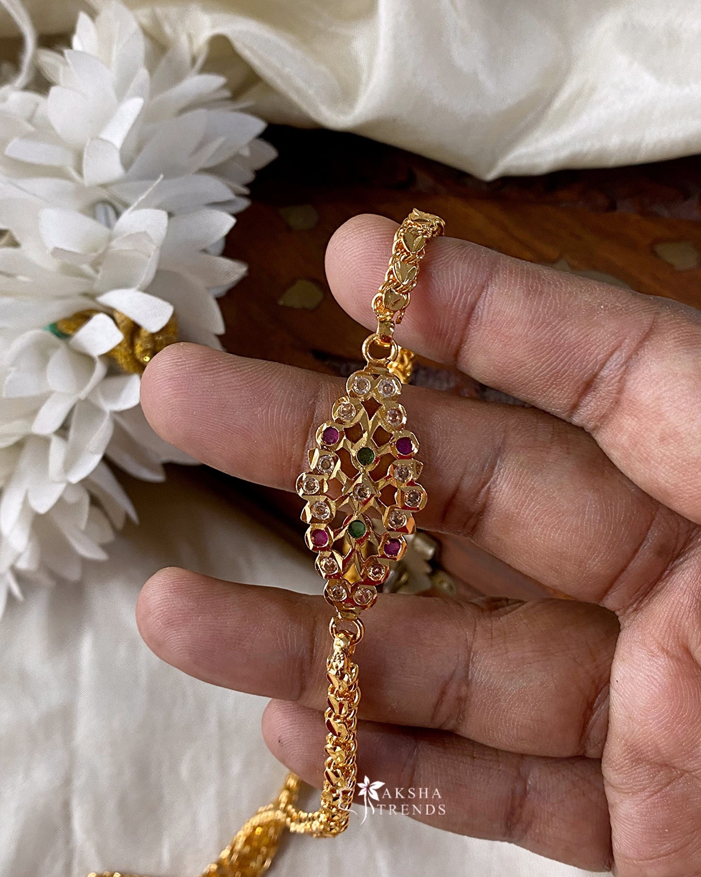 Impon Mogappu chain Aksha Trends