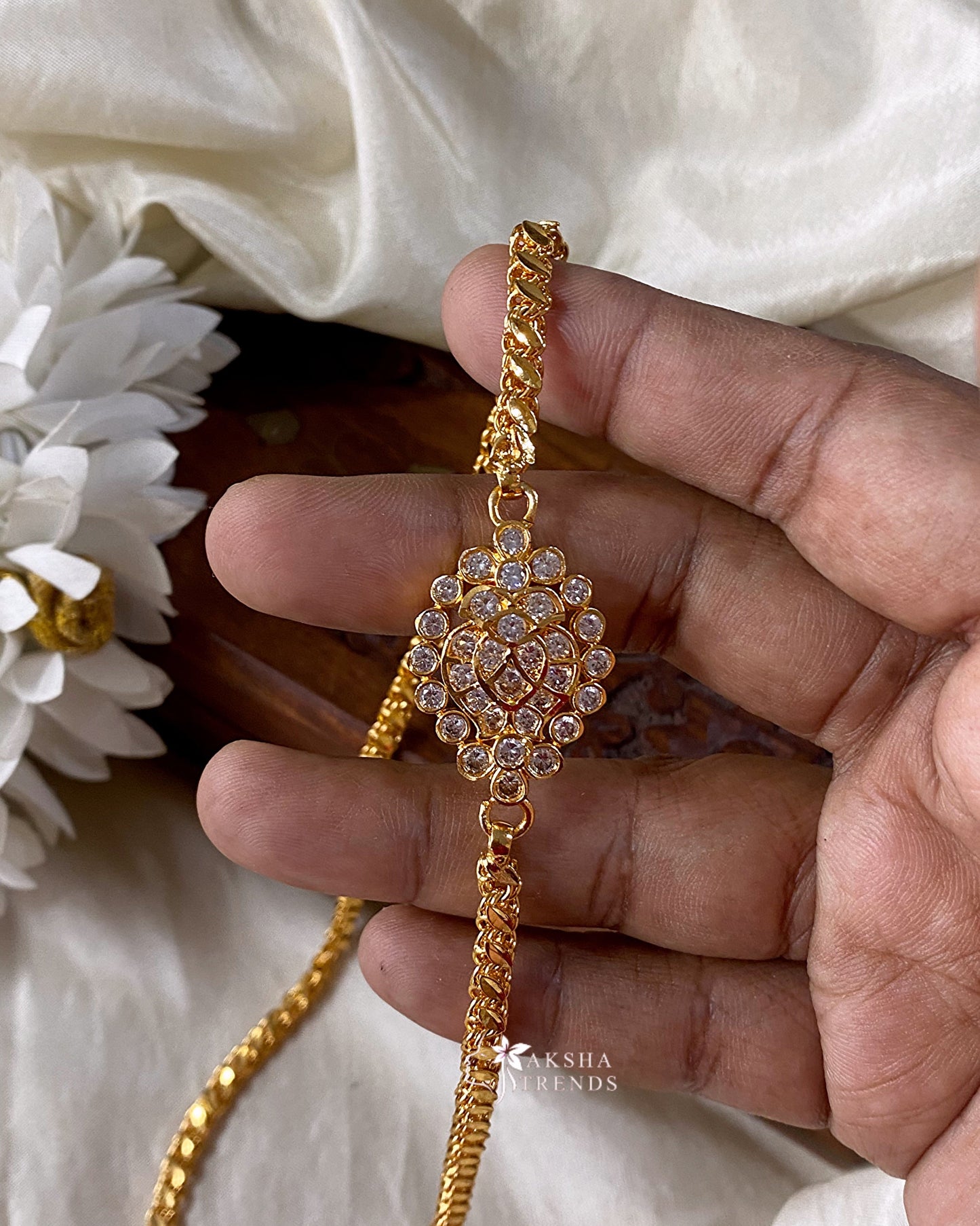 Impon Mogappu chain Aksha Trends