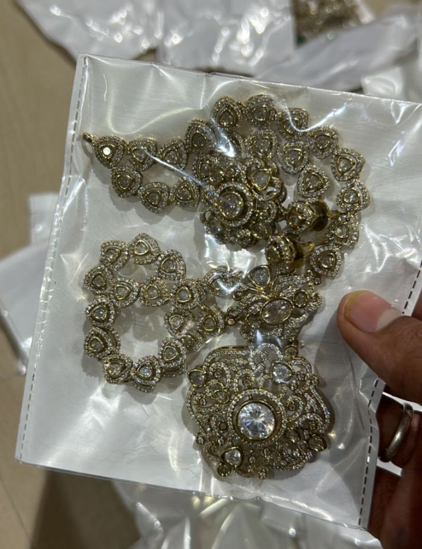 Royal Victoria 2layer Necklace -White Aksha Trends
