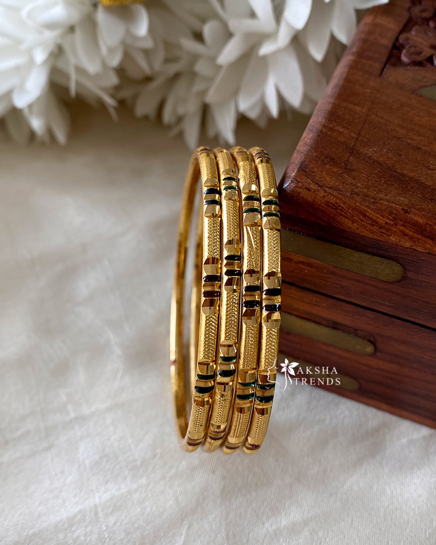 Enamel bangles (4pc) Aksha Trends