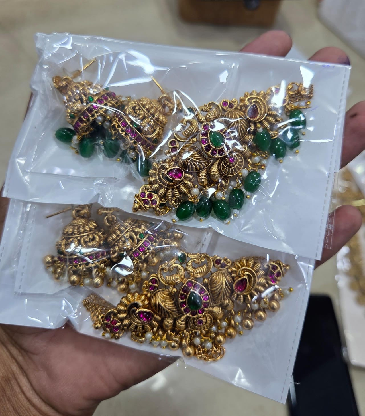 Antique floral kemp choker Aksha Trends