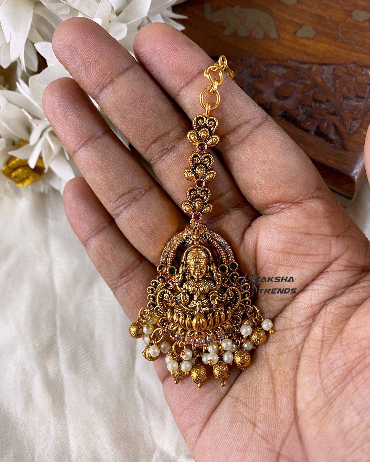 Premium Antique Nagas tikka Aksha Trends