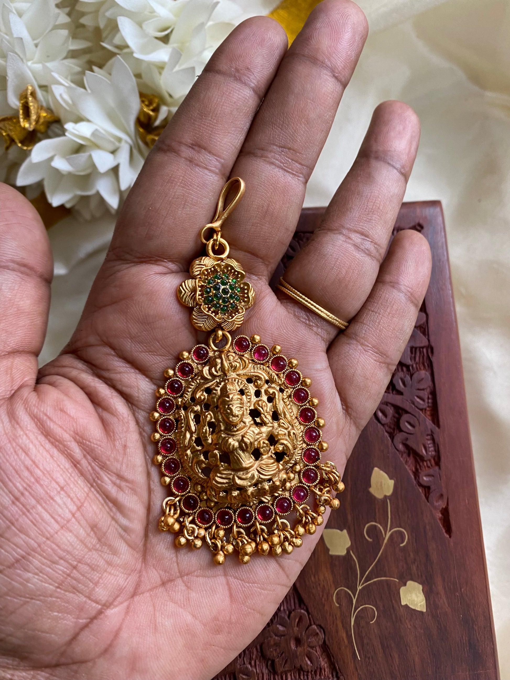 Bridal Lakshmi Nethichudi tikka Aksha Trends