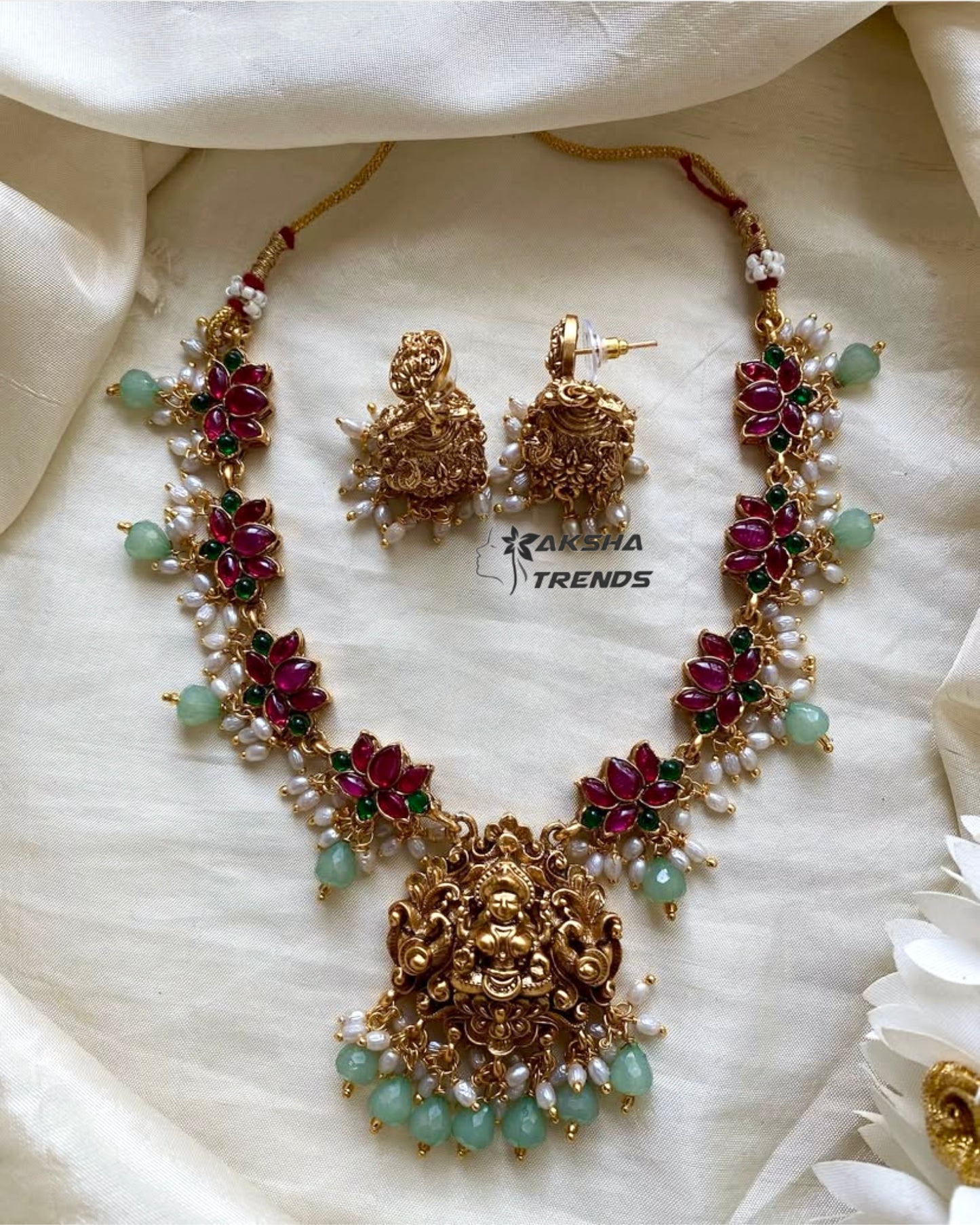 Lotus kemp Necklace -Mint green beads