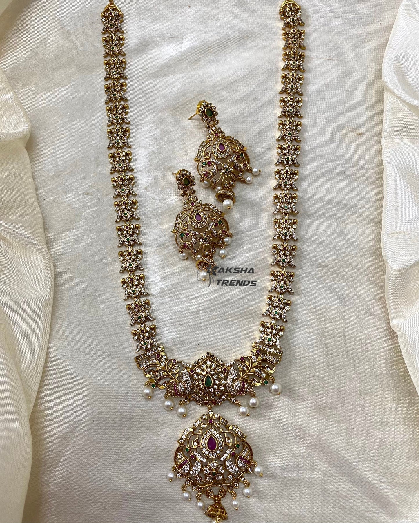 Queen royal diamond Haram Aksha Trends