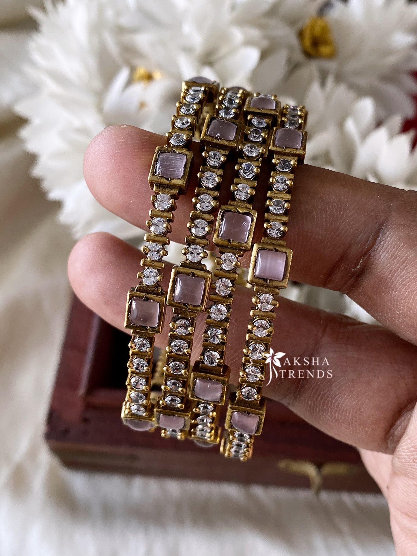 Victoria bangles -pink (4pc) Aksha Trends