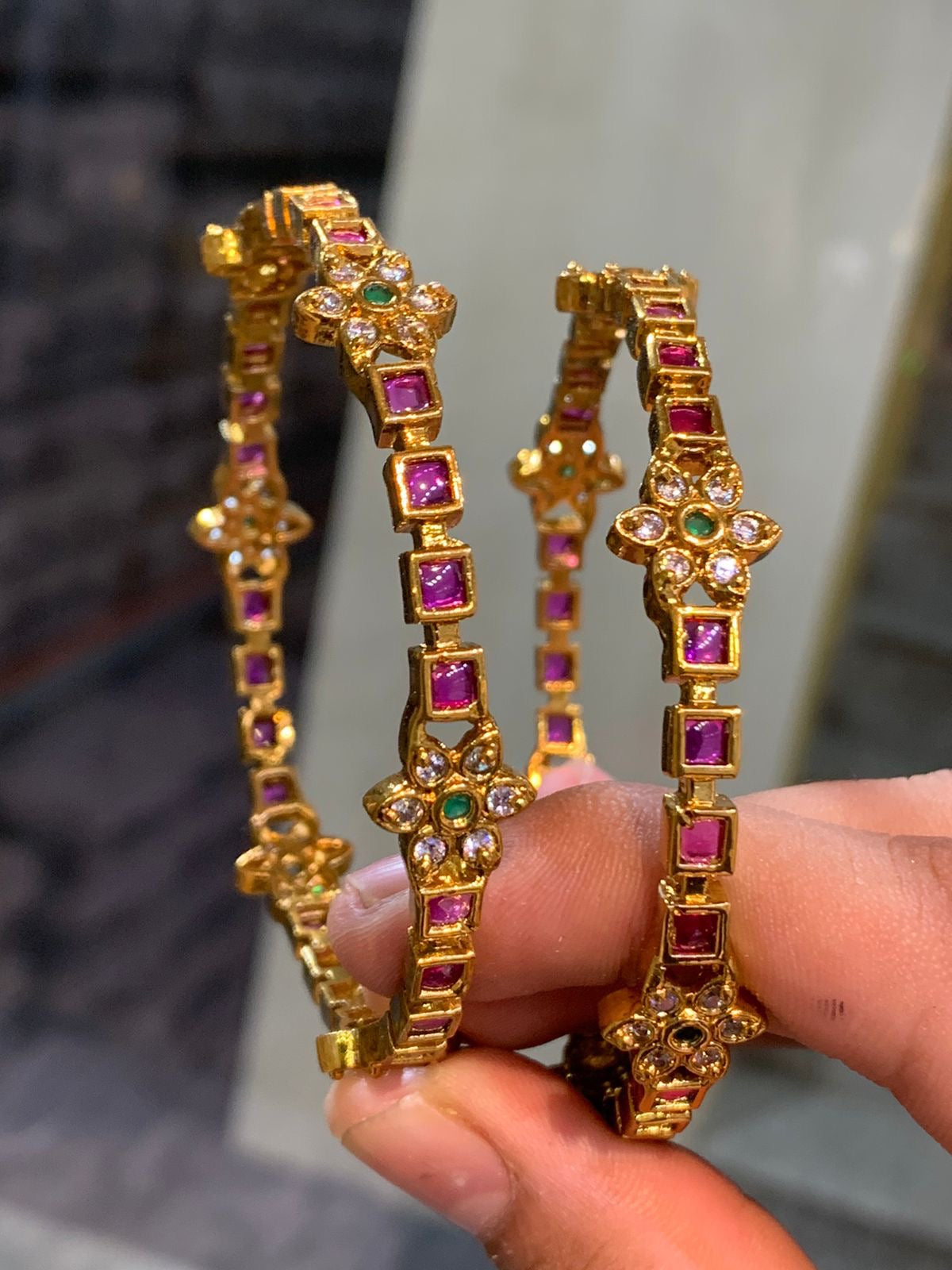 Premium kemp stone bangles (2pc) Aksha Trends