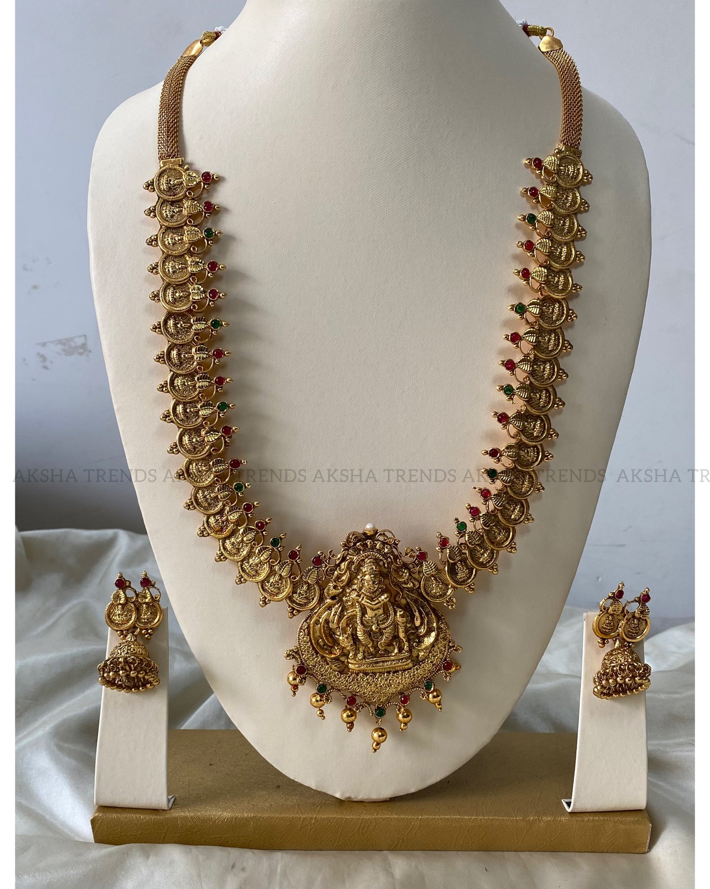 Govardhana Krishna long haram Aksha Trends