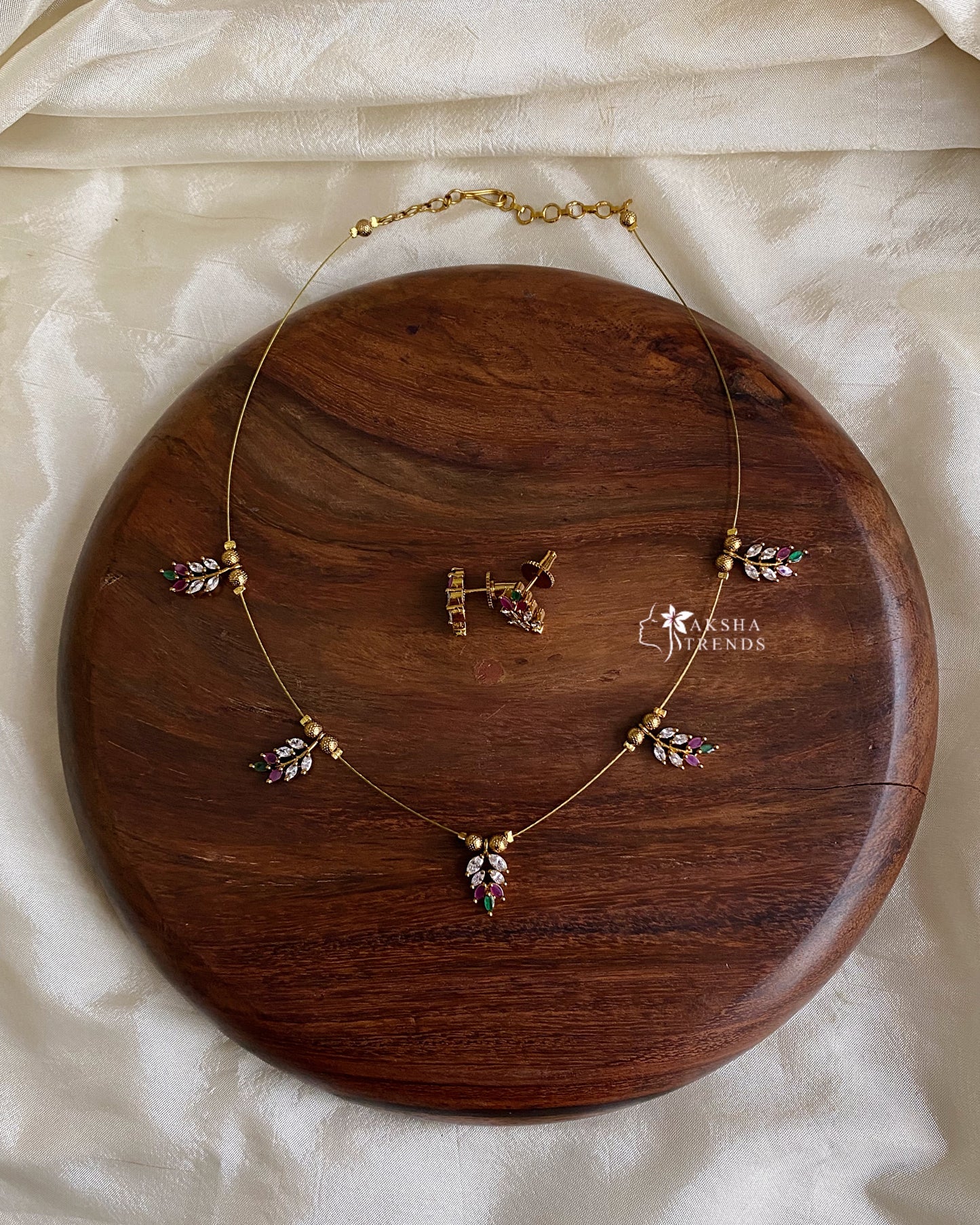 Invisible Necklace -leafy Aksha Trends