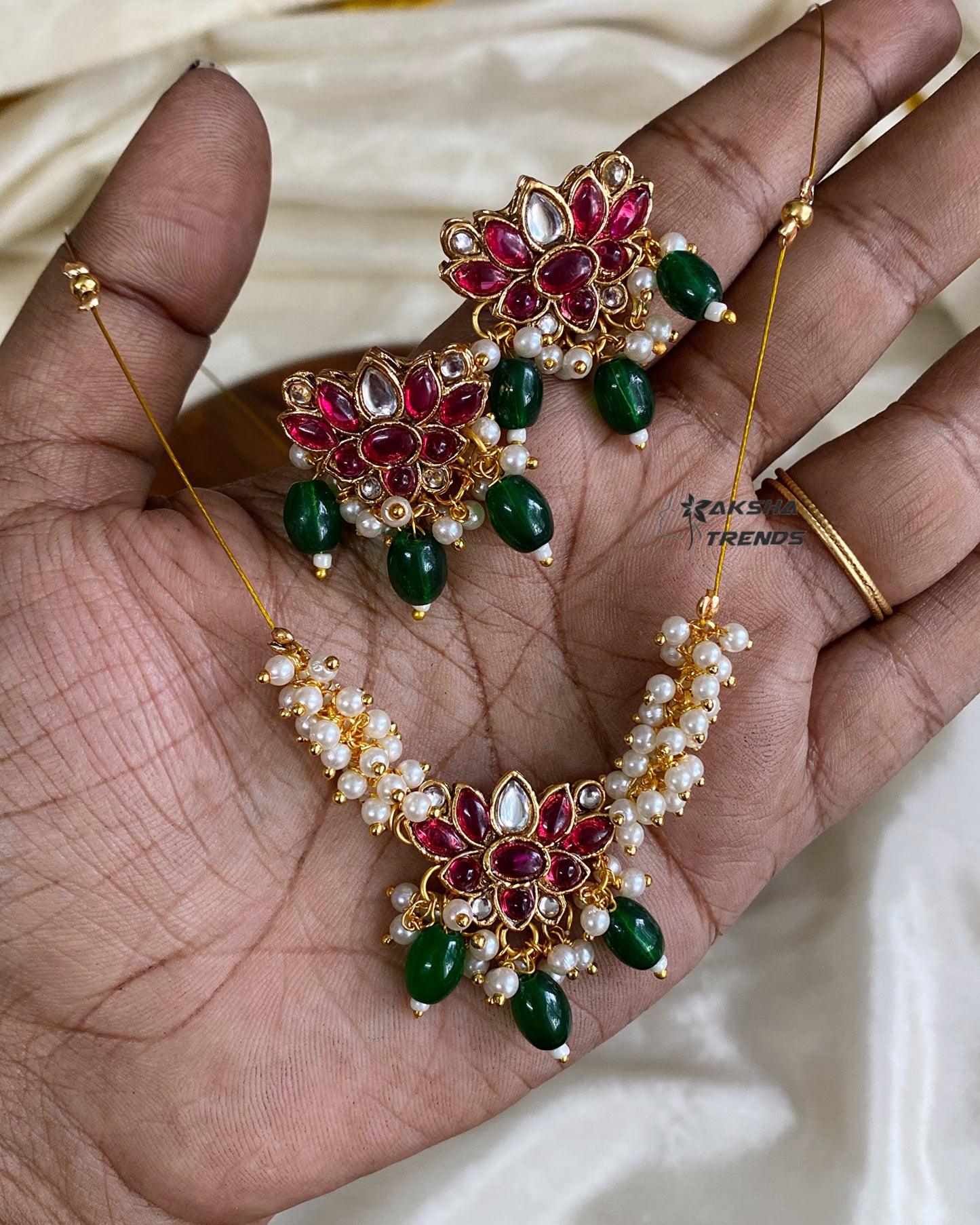 Invisible Necklace -Lotus kemp Aksha Trends
