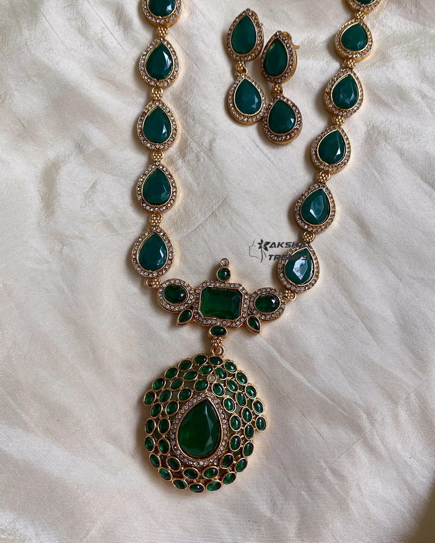 Jyothika haram Aksha Trends