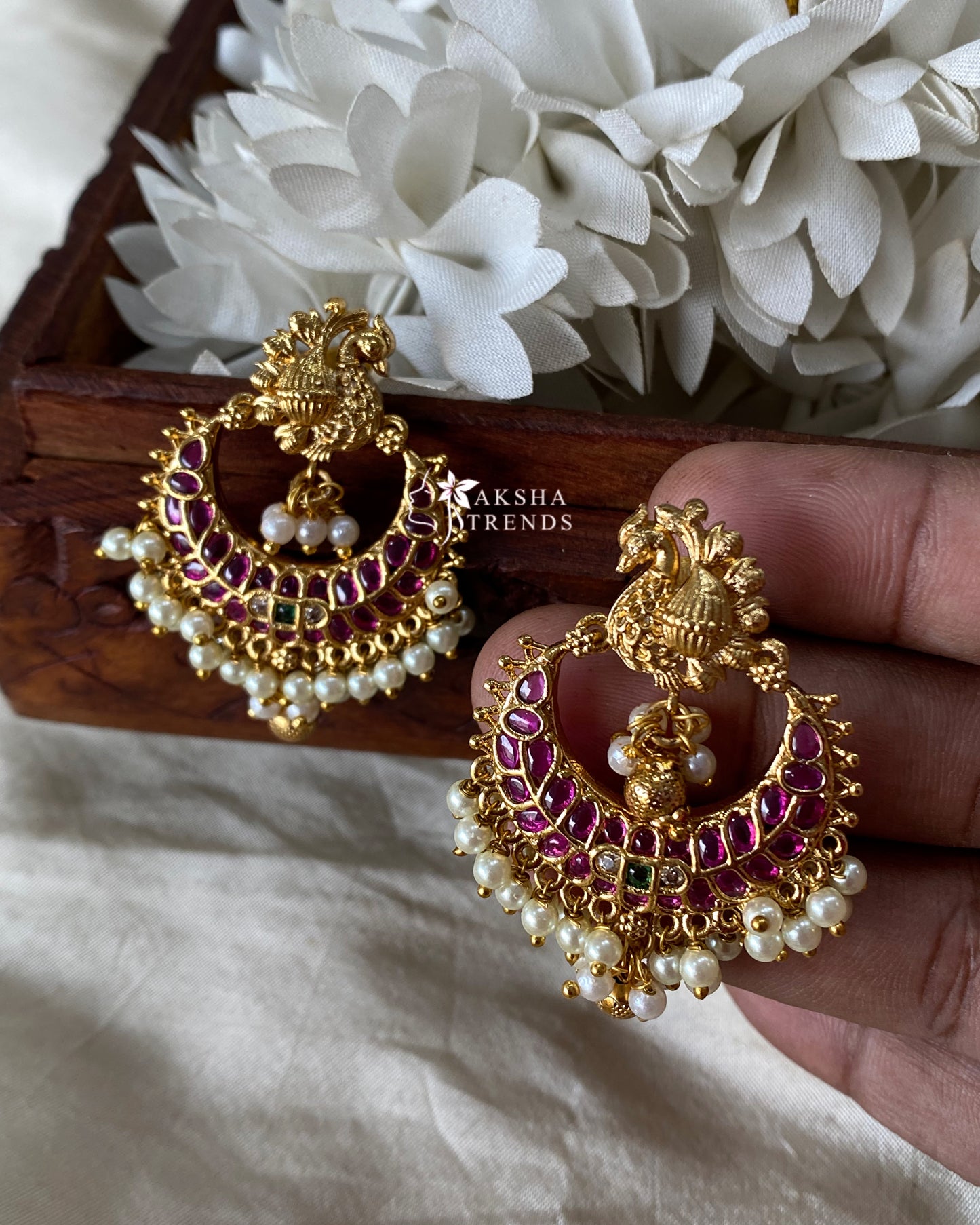 Premium kemp Chandbali Aksha Trends
