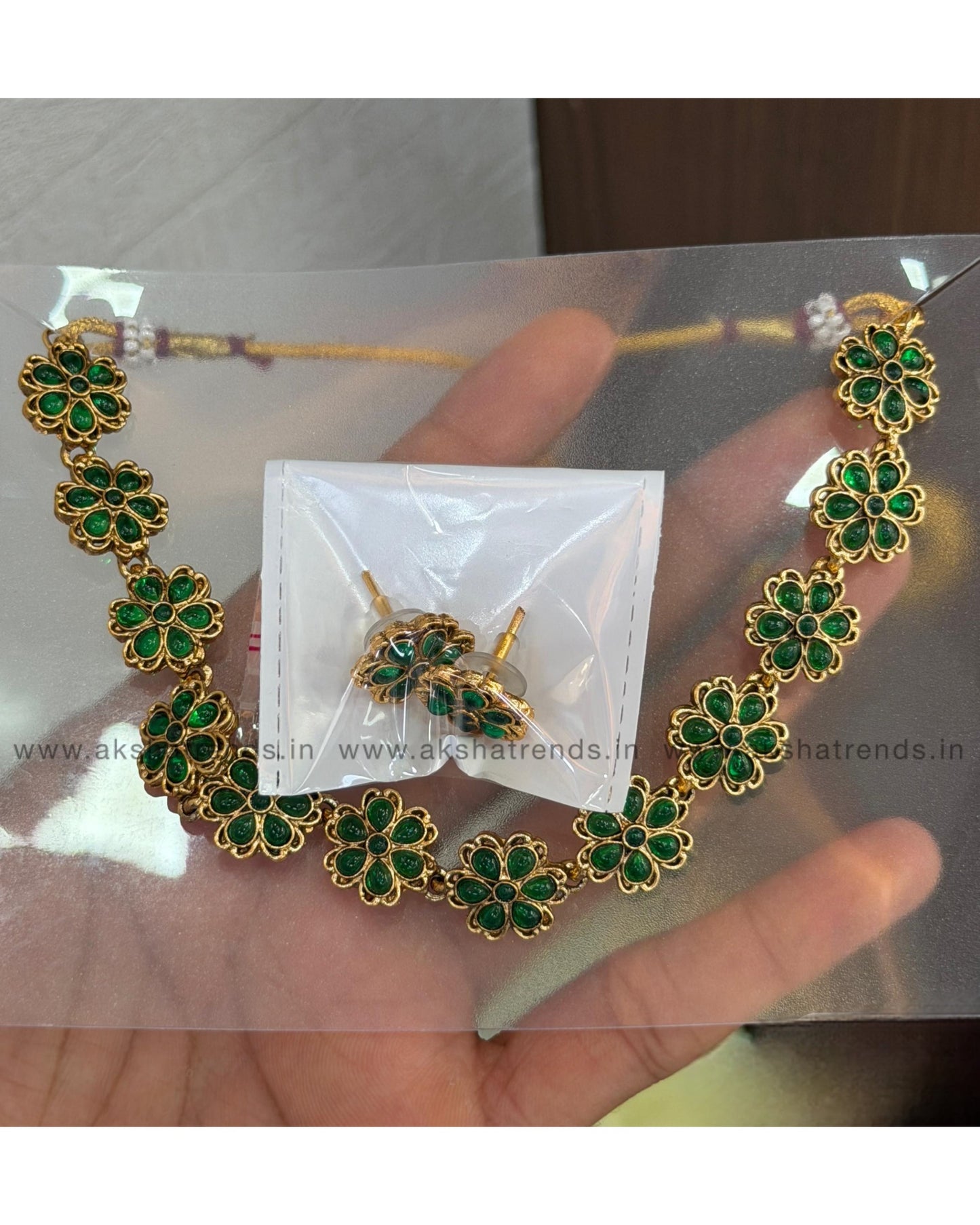 Antique kemp choker Aksha Trends