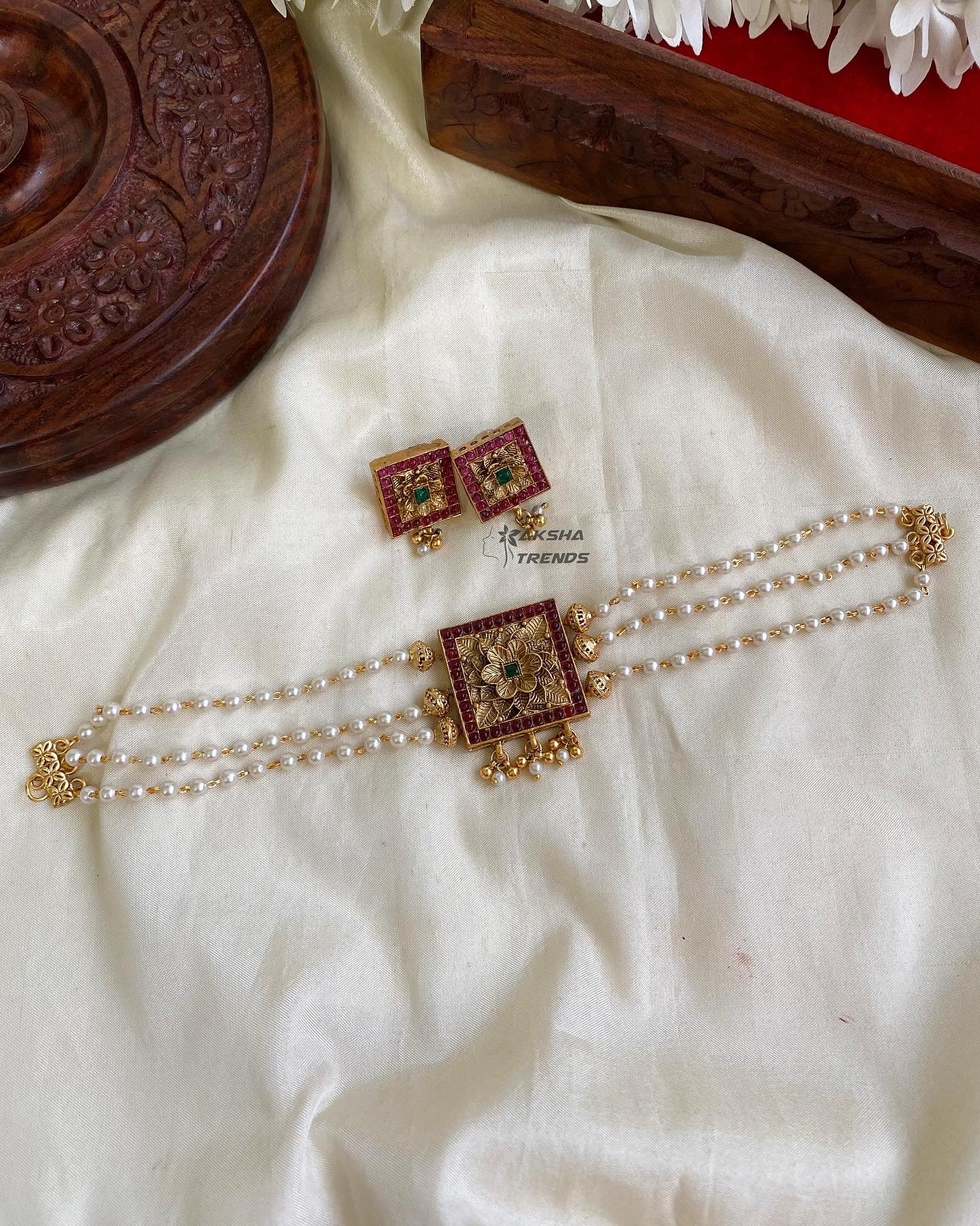 Floral pearl choker Aksha Trends