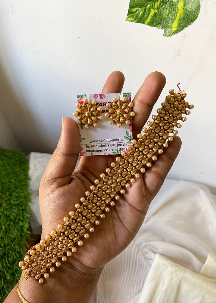 Premium trendy choker Aksha Trends