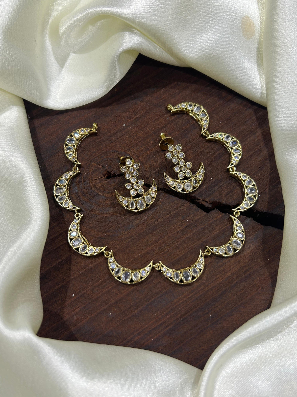 Halfmoon diamond choker Aksha Trends