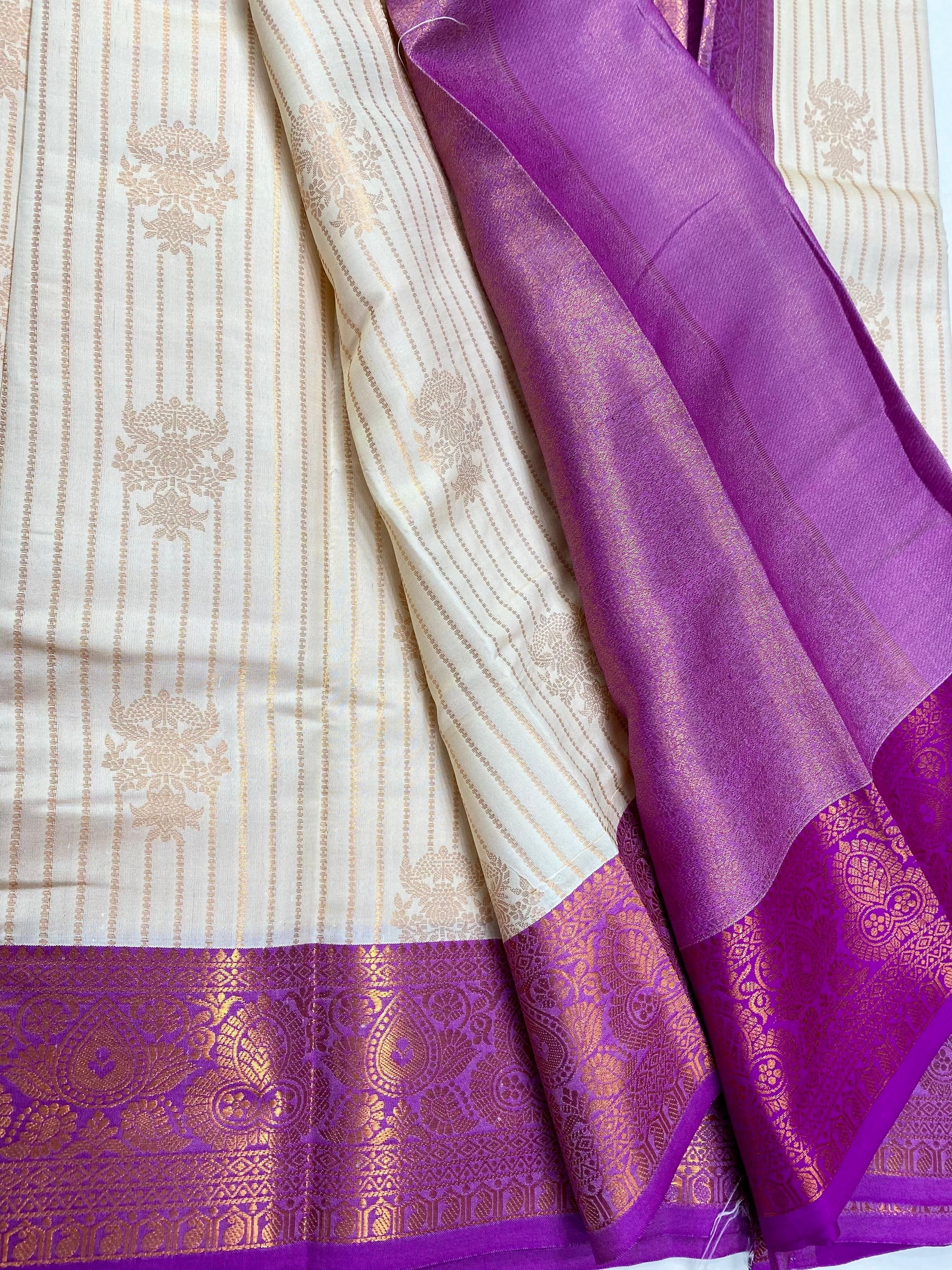 Vairaoosi Soft Silk Saree Aksha Trends
