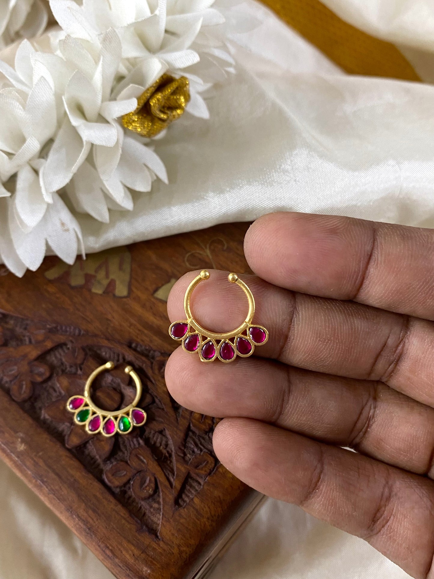 Premium kemp Nose pin Aksha Trends
