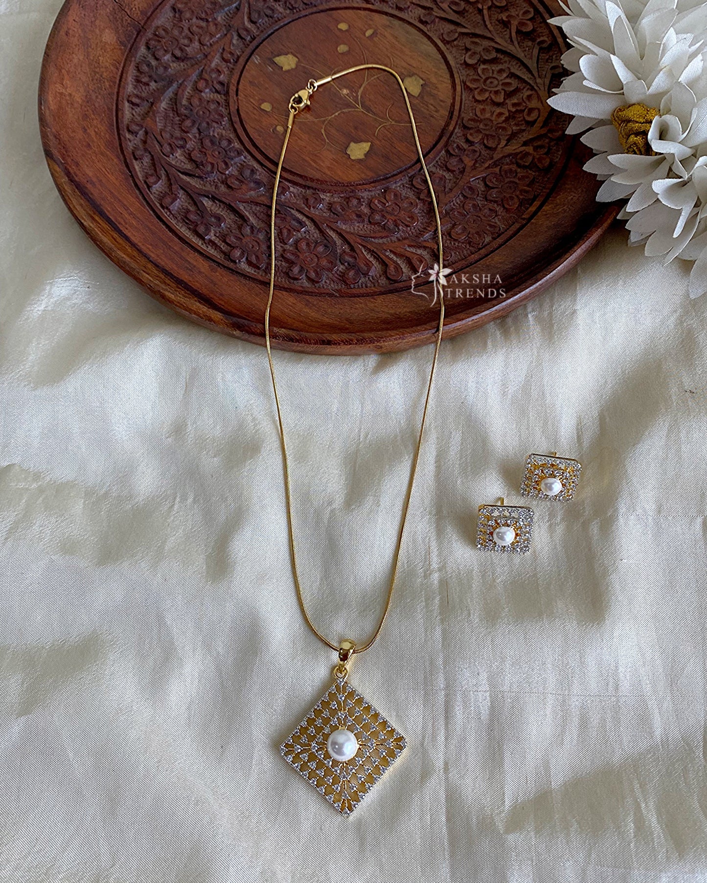 Ziva diamond pendant chain Aksha Trends