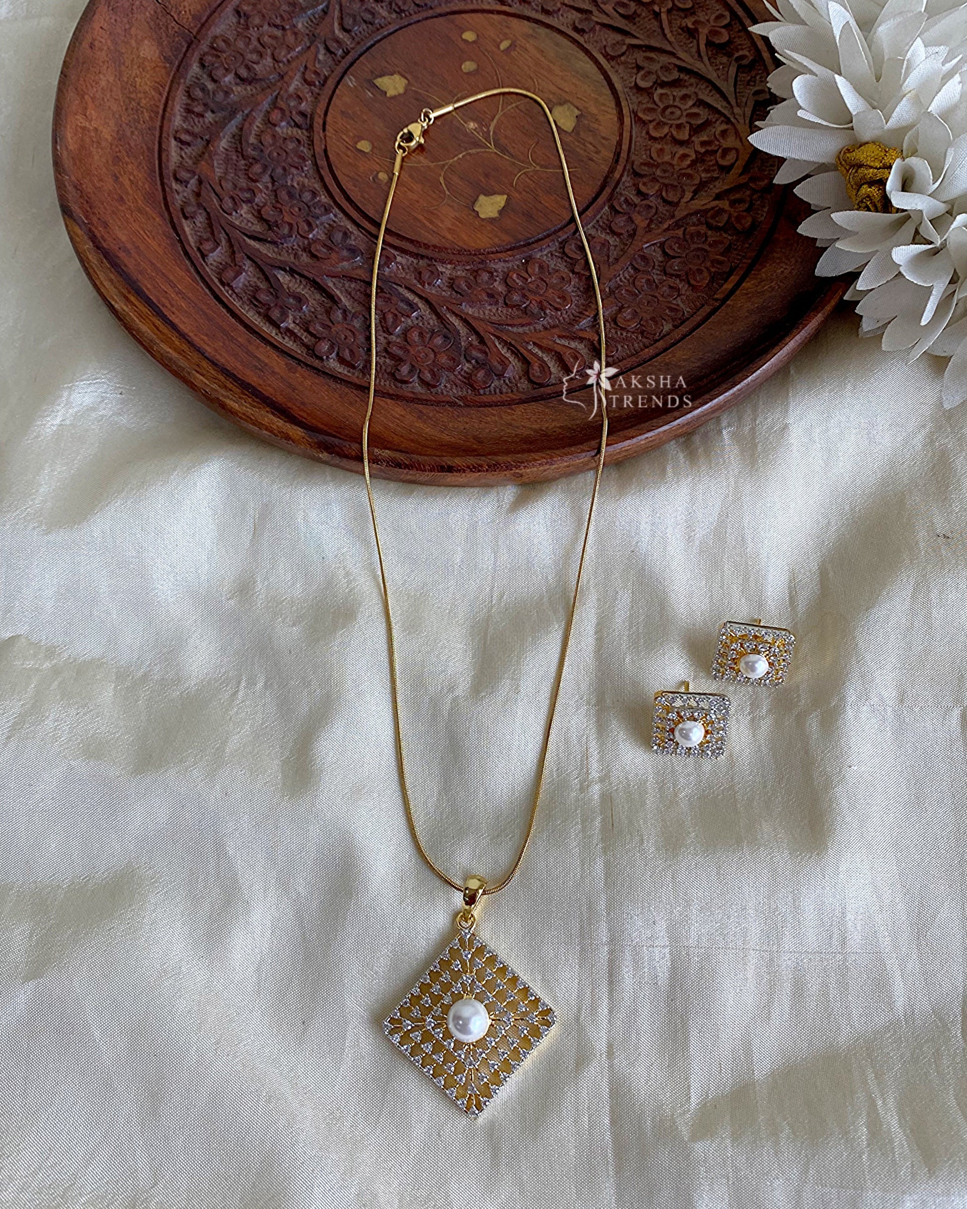 Ziva diamond pendant chain Aksha Trends