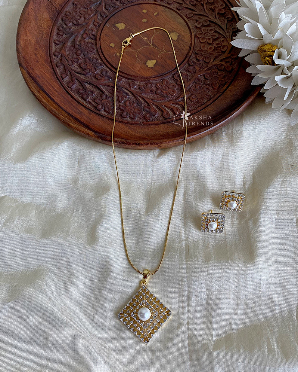 Ziva diamond pendant chain Aksha Trends 