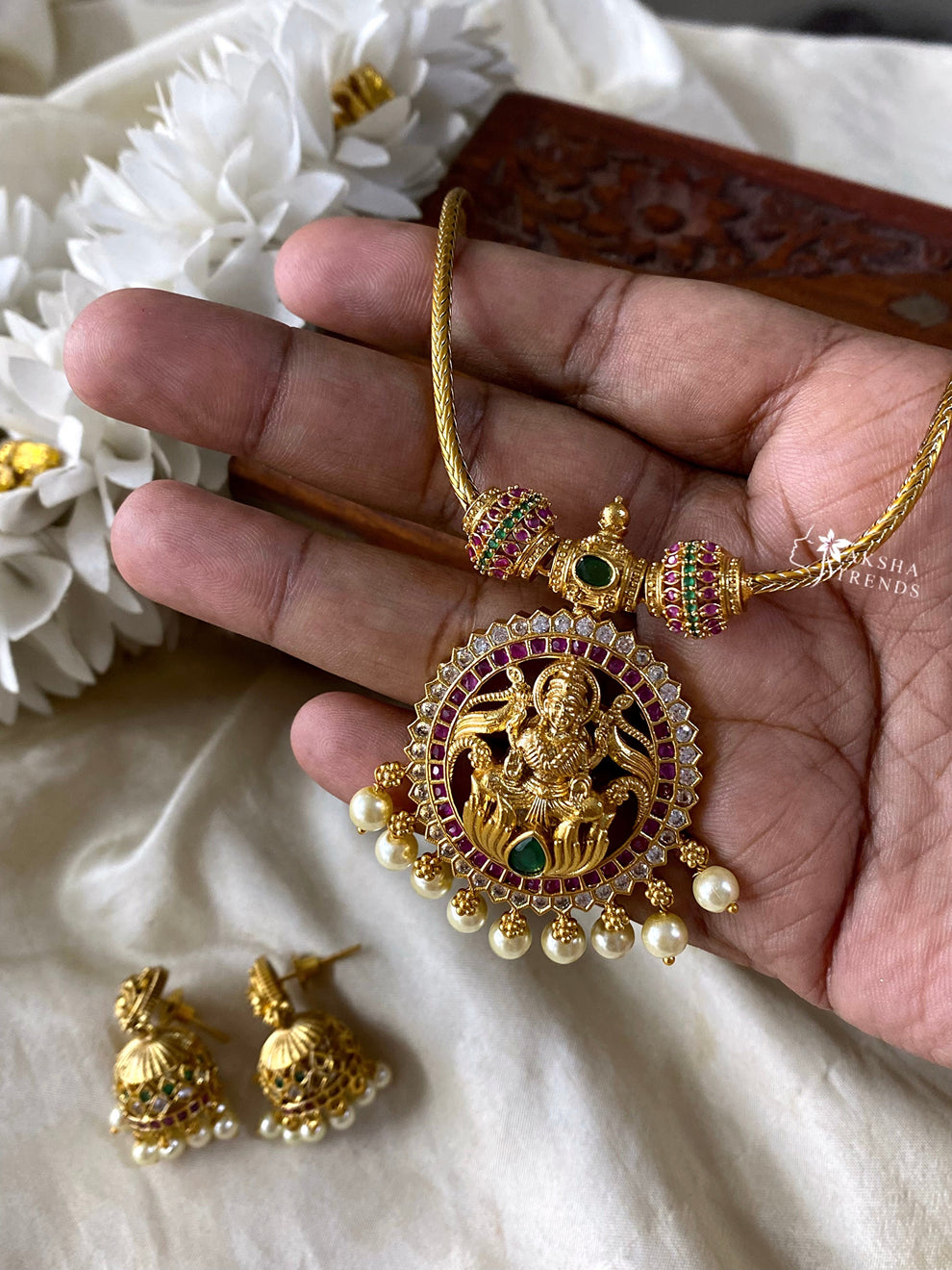 Lakshmi Attigai Aksha Trends 