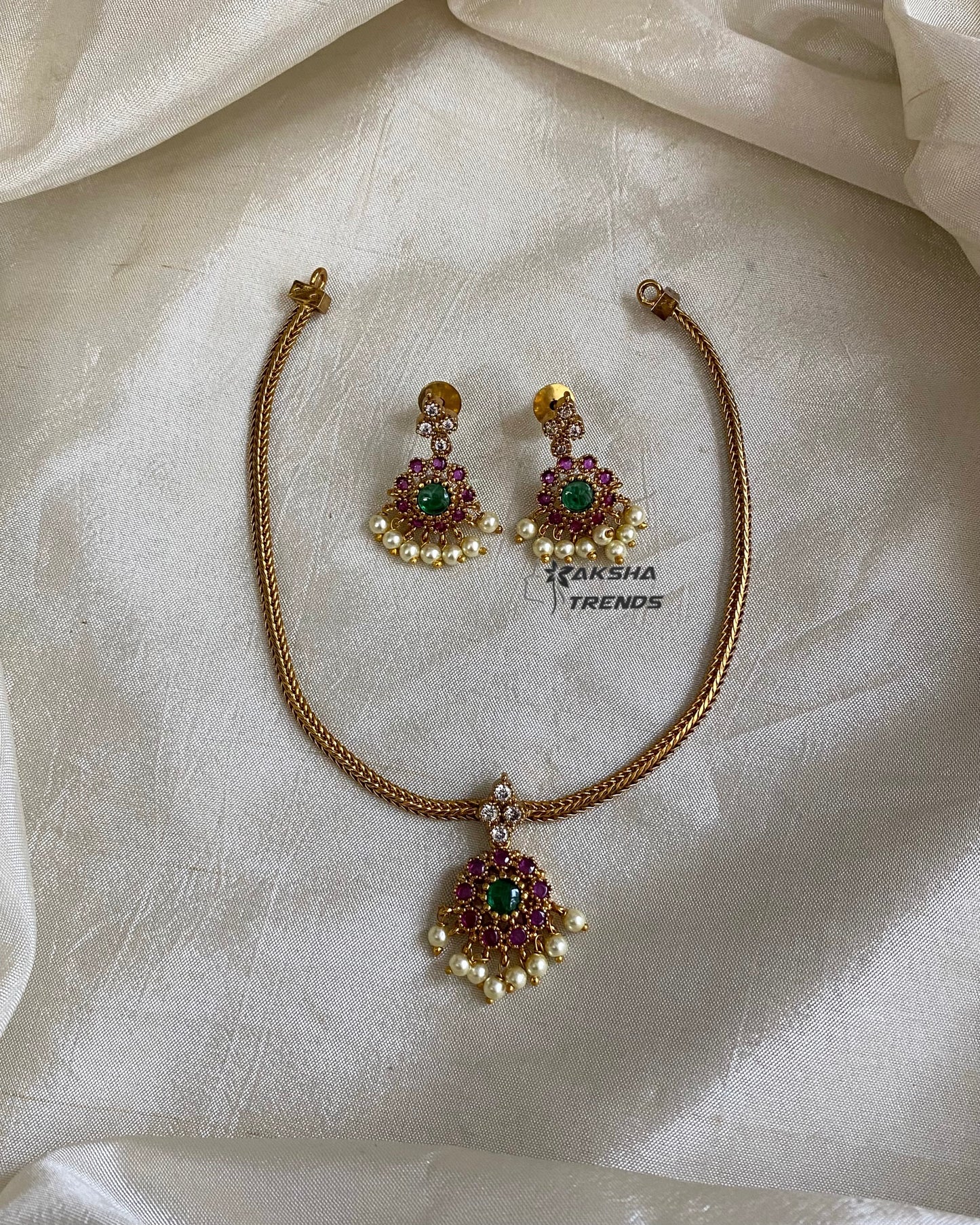 Kemp Attigai chain