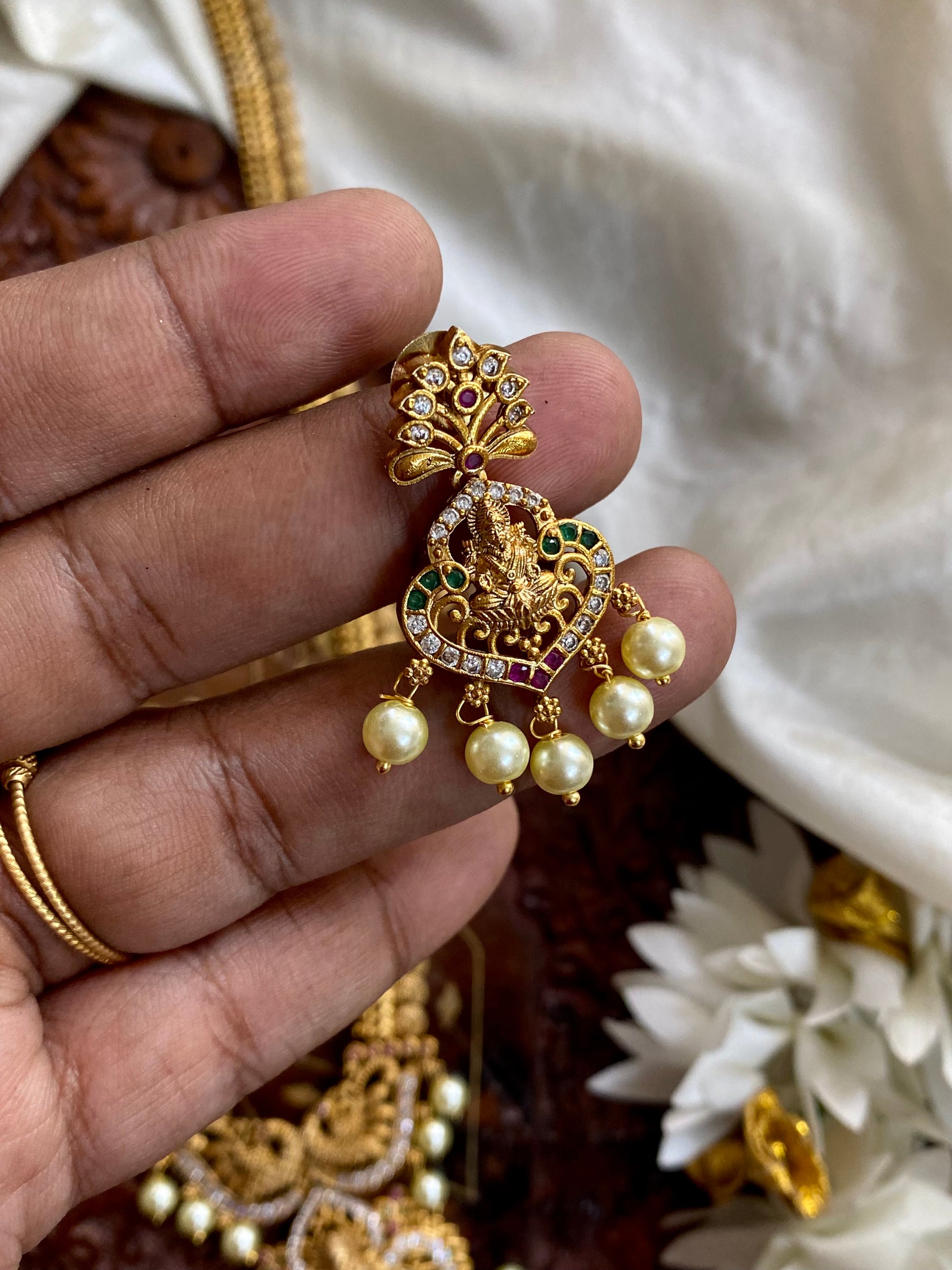 Lakshmi coin pendant haram Aksha Trends