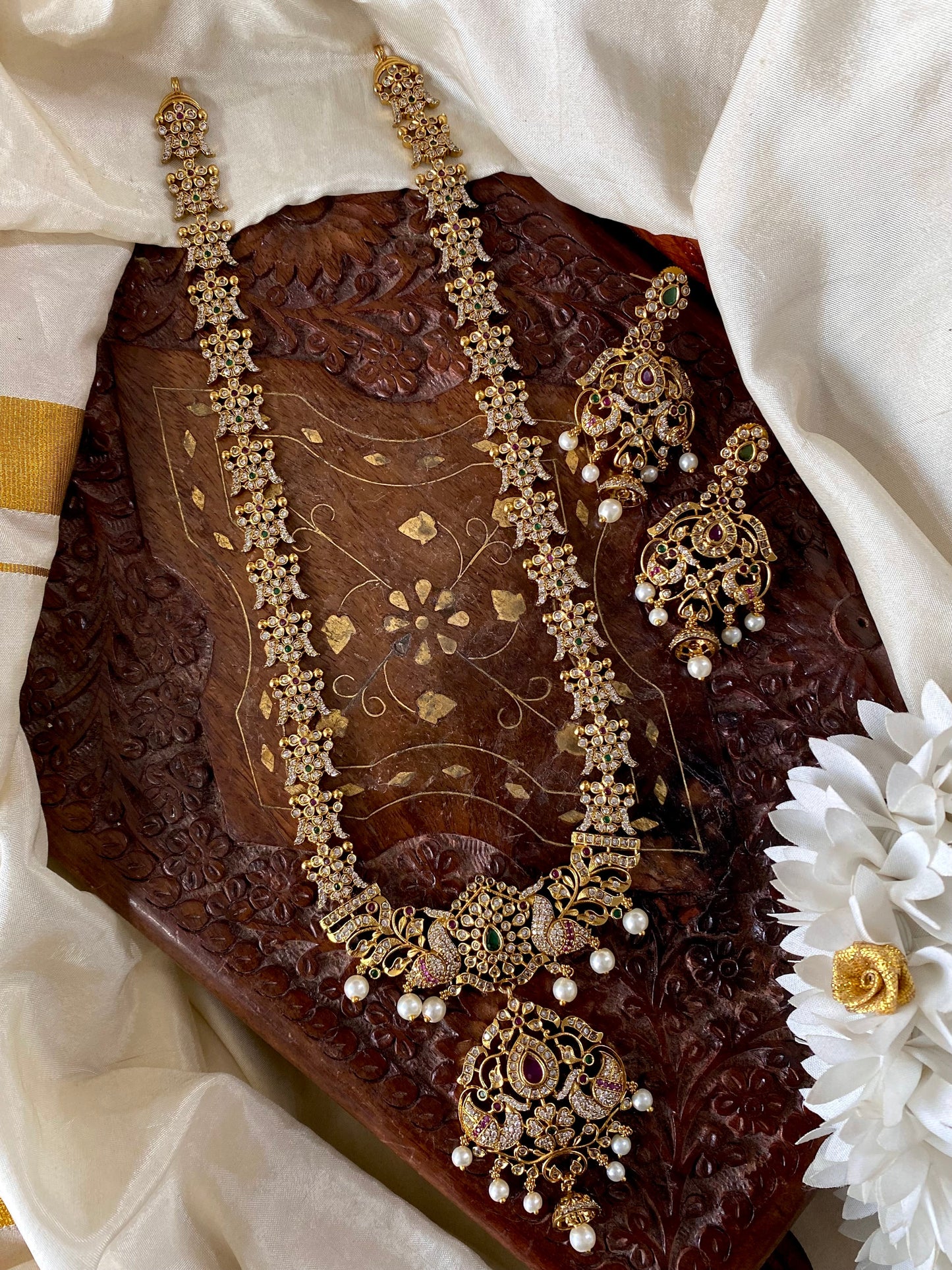 Queen royal diamond Haram Aksha Trends